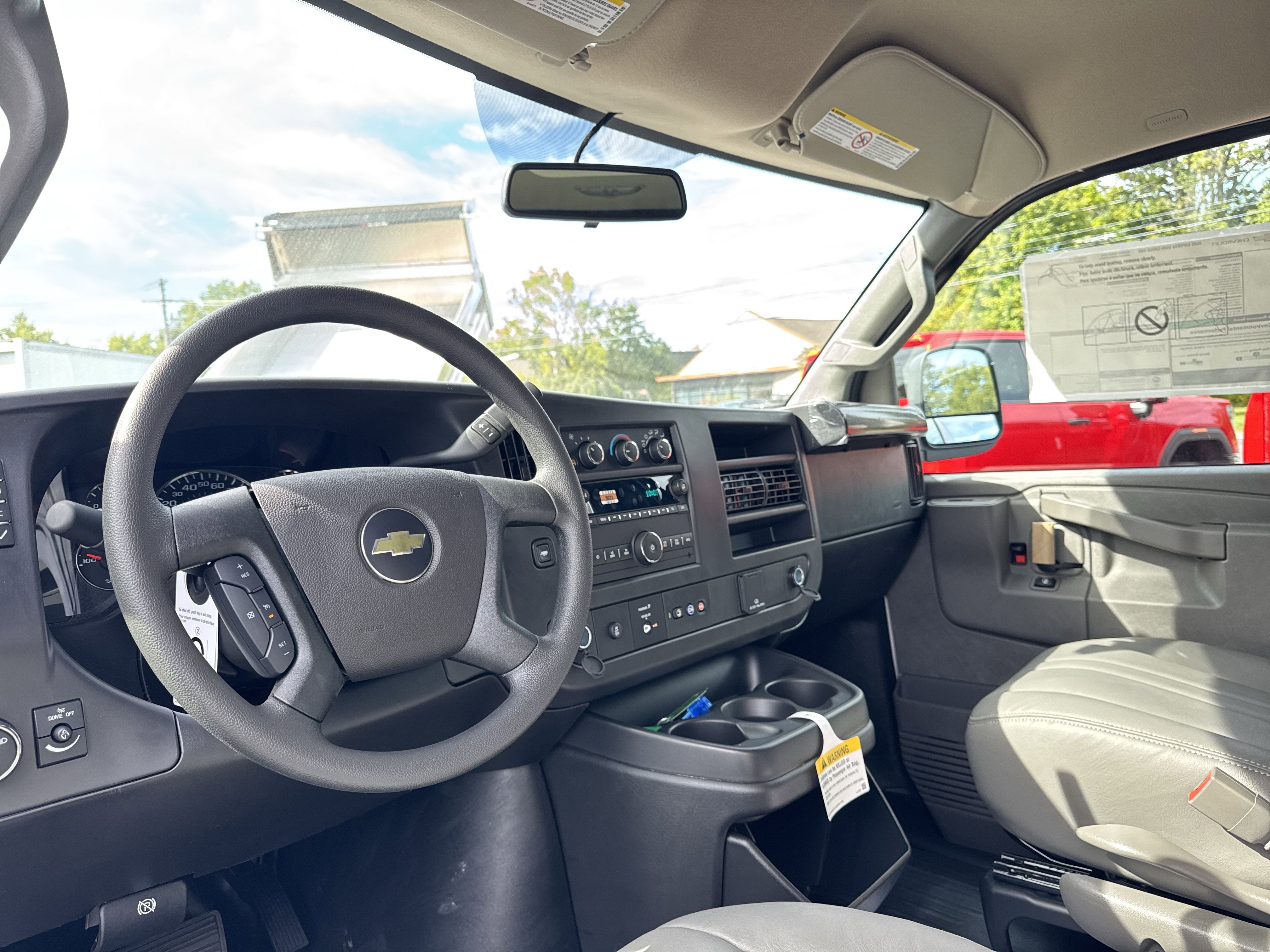 2025 Chevrolet Express Cargo WT