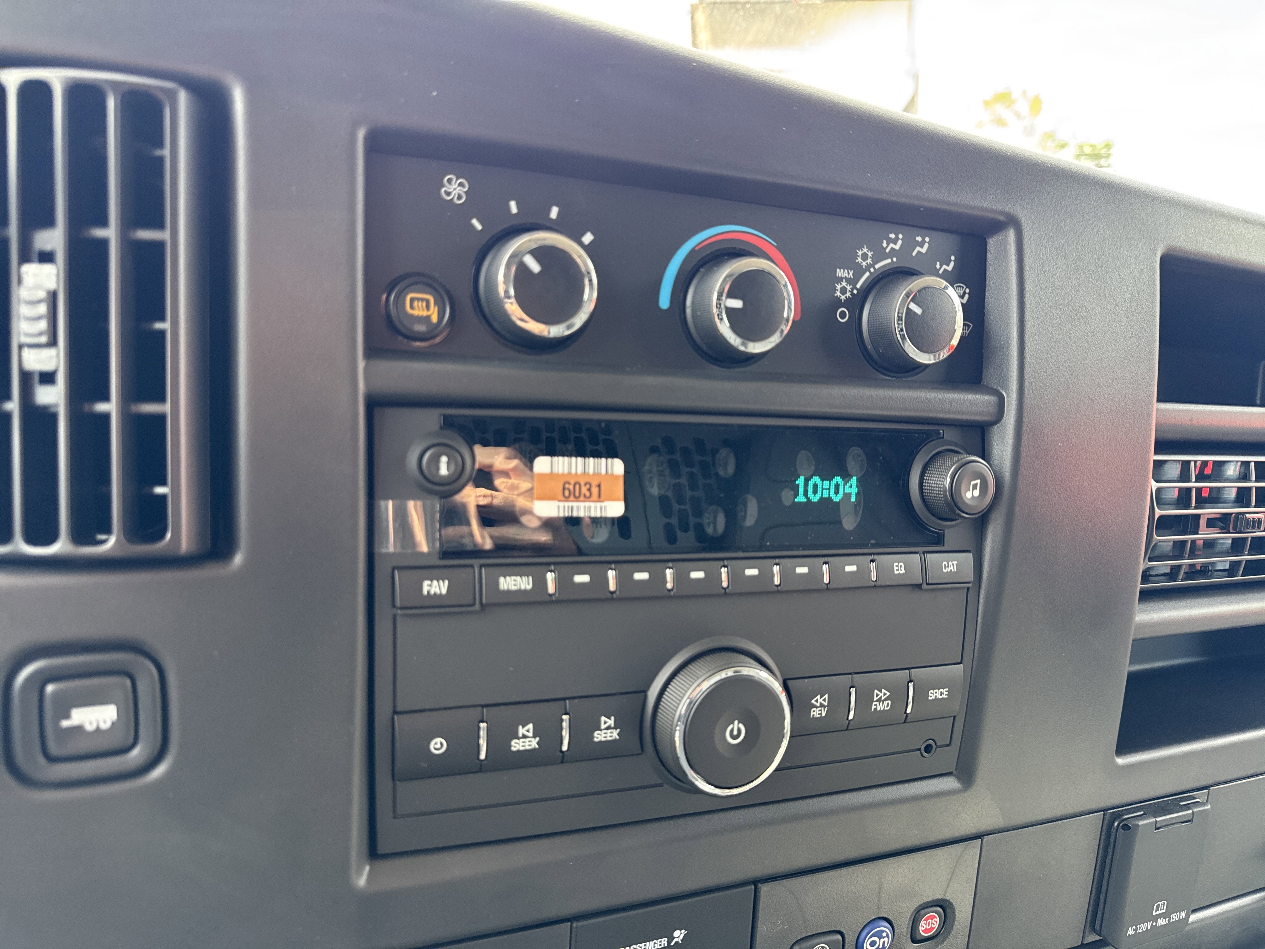 2025 Chevrolet Express Cargo WT