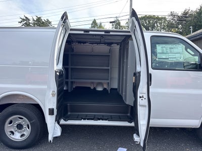2025 Chevrolet Express Cargo WT