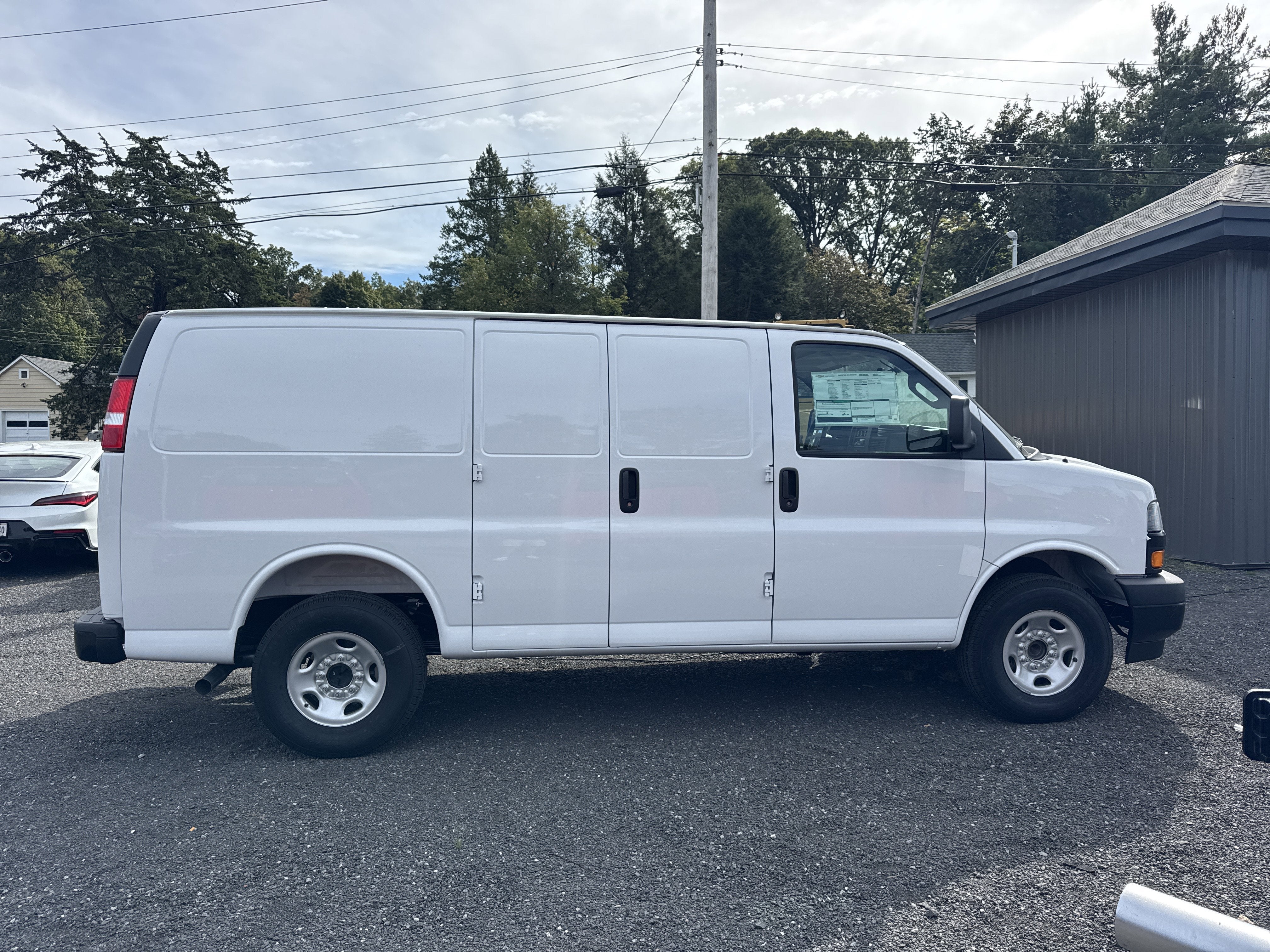 2025 Chevrolet Express Cargo WT