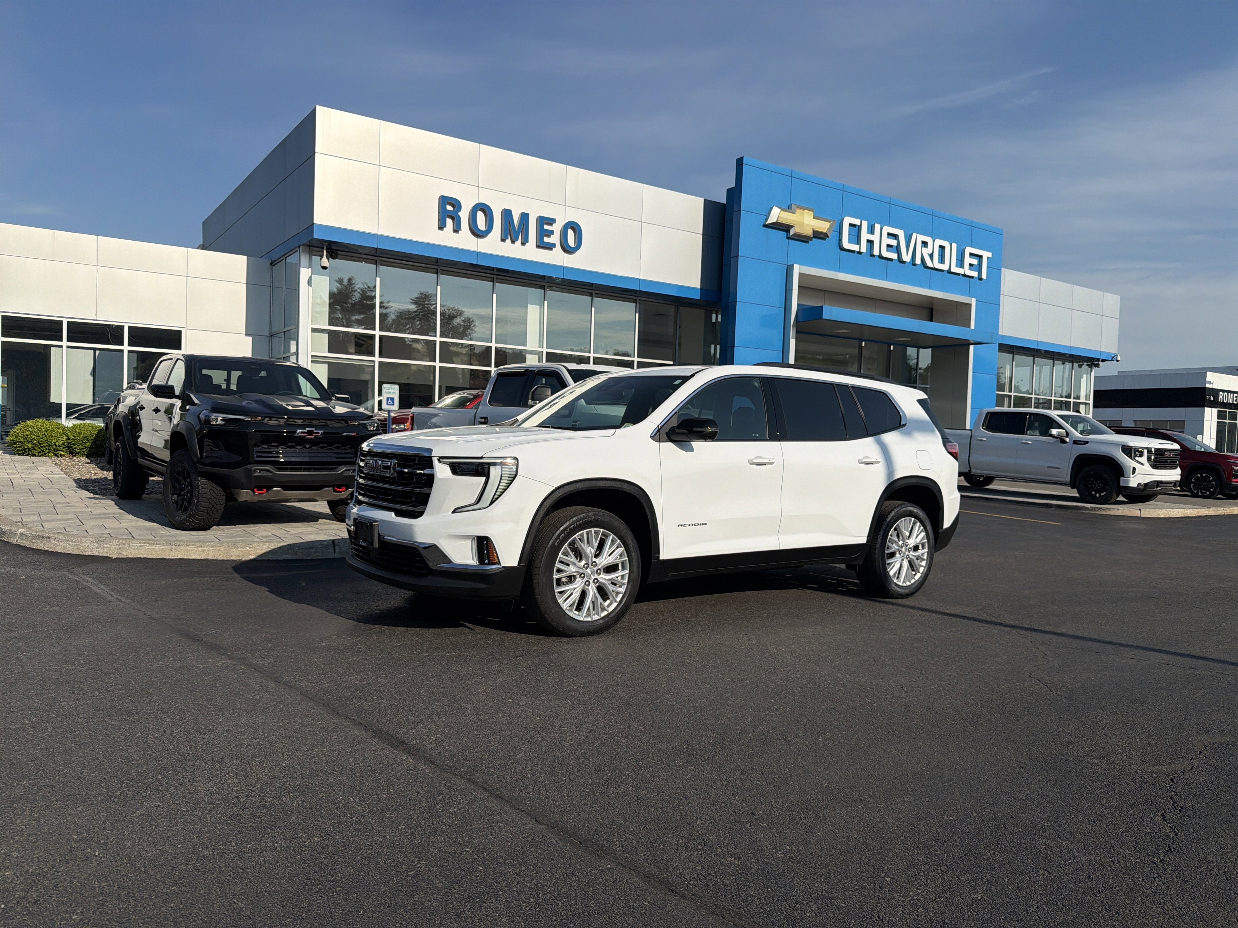 2024 GMC Acadia Elevation