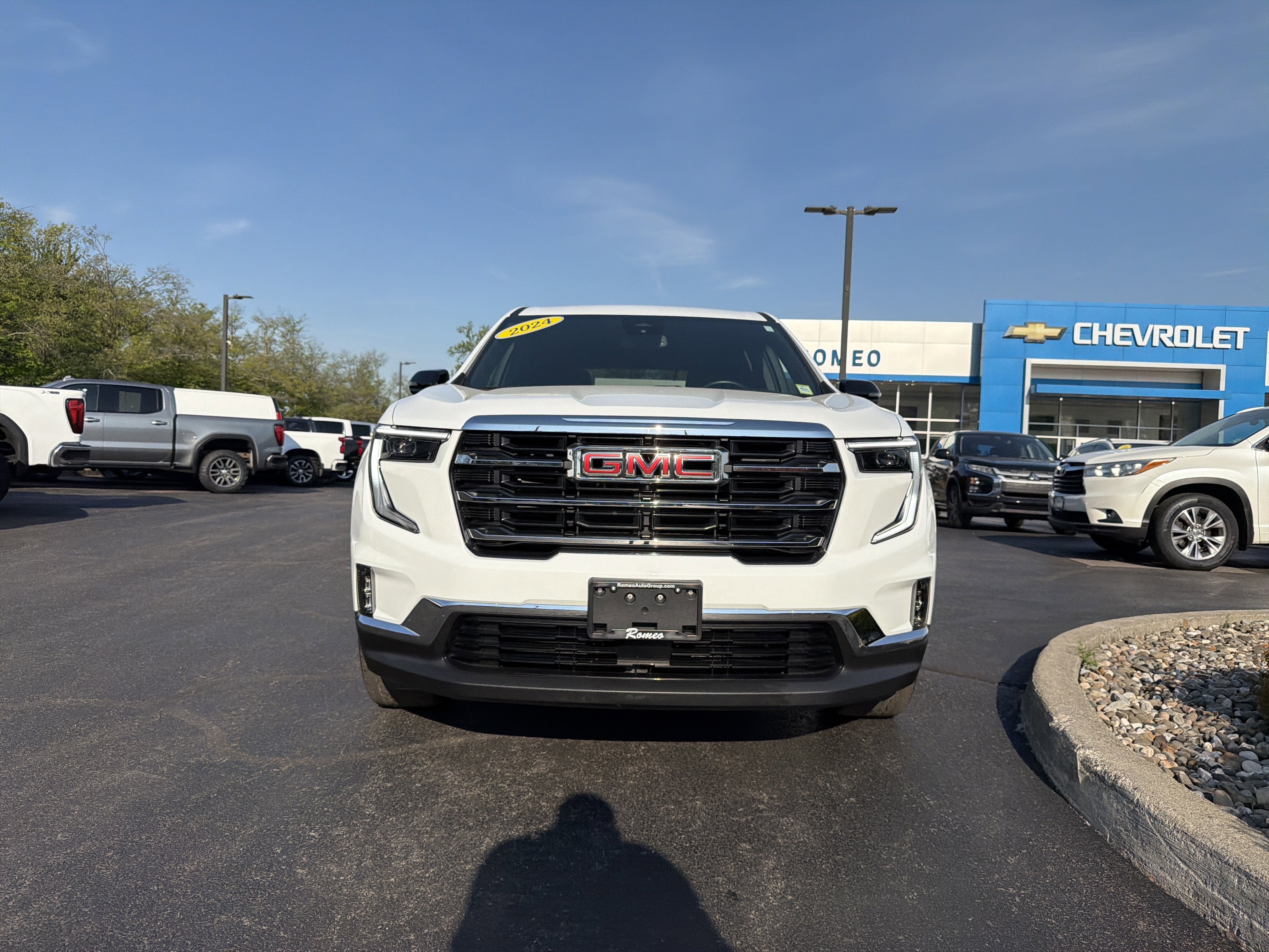 2024 GMC Acadia Elevation