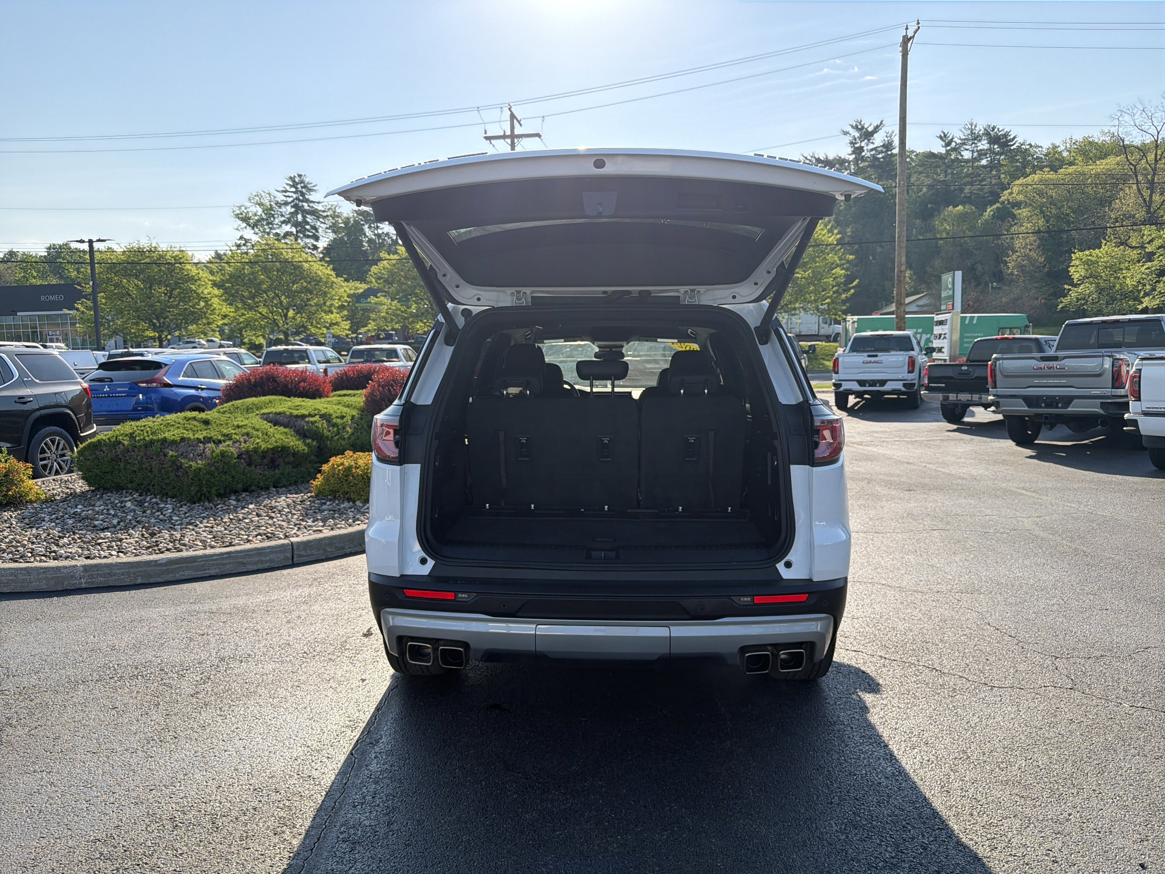 2024 GMC Acadia Elevation