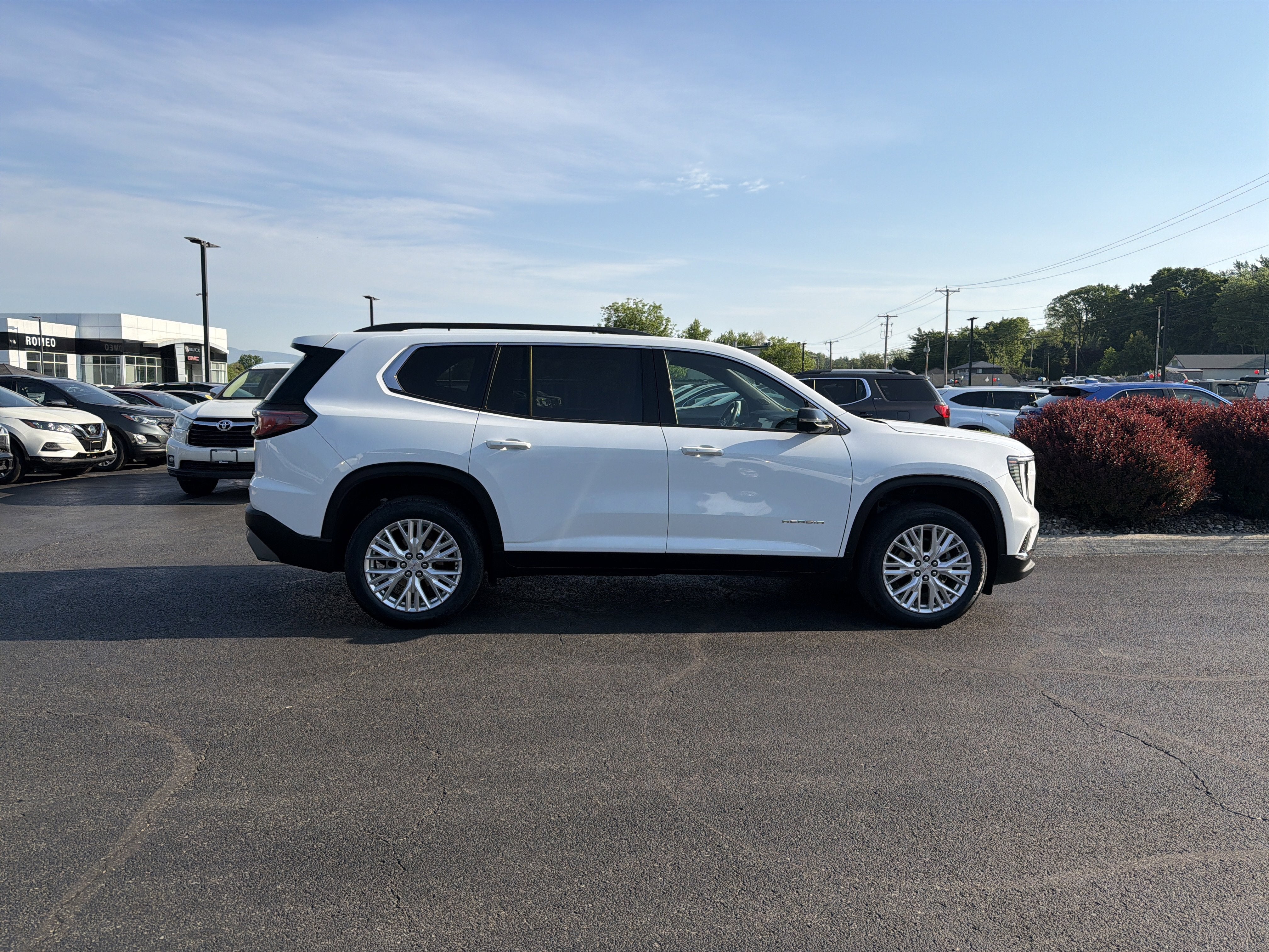 2024 GMC Acadia Elevation