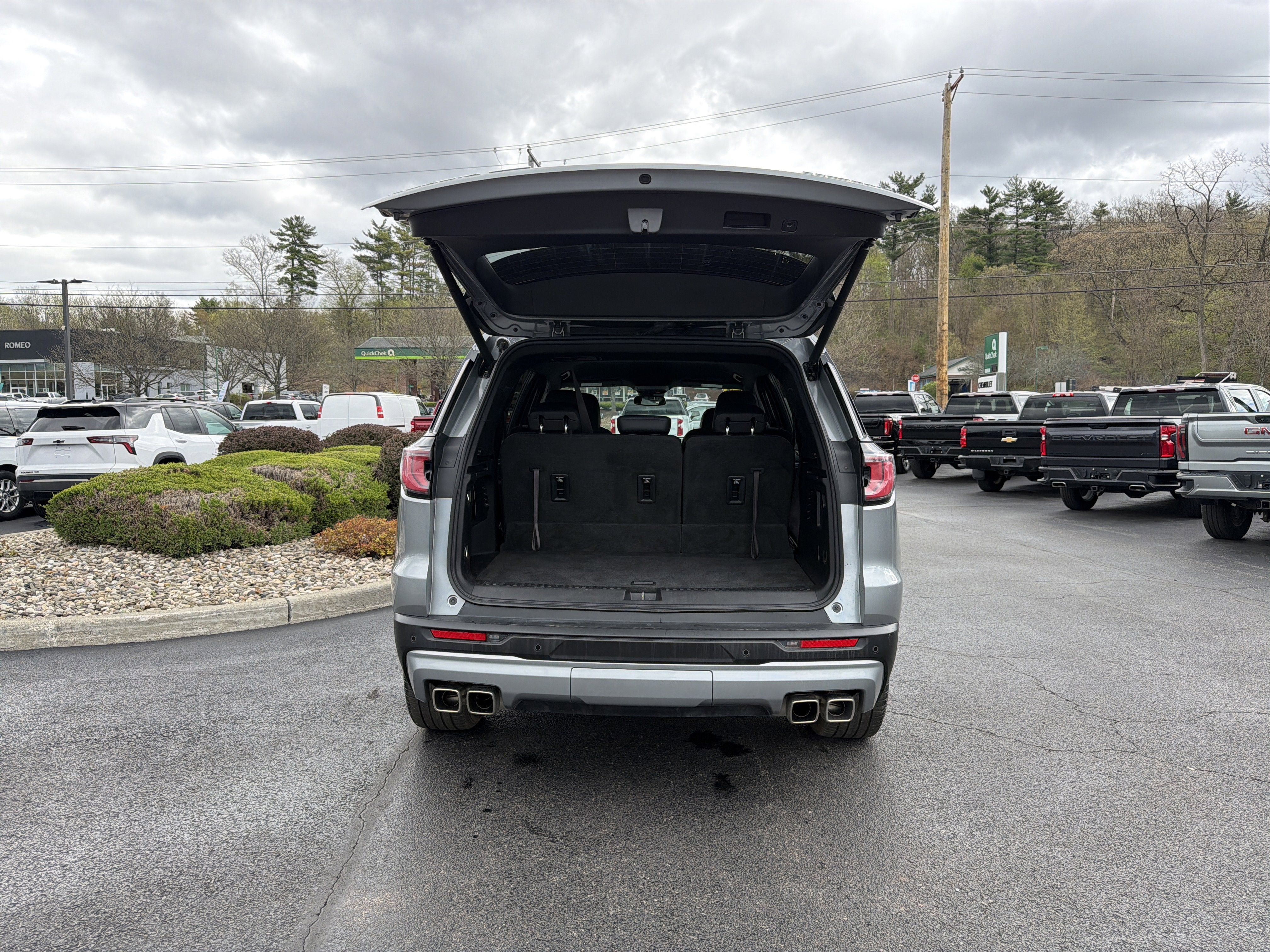 2024 GMC Acadia Elevation