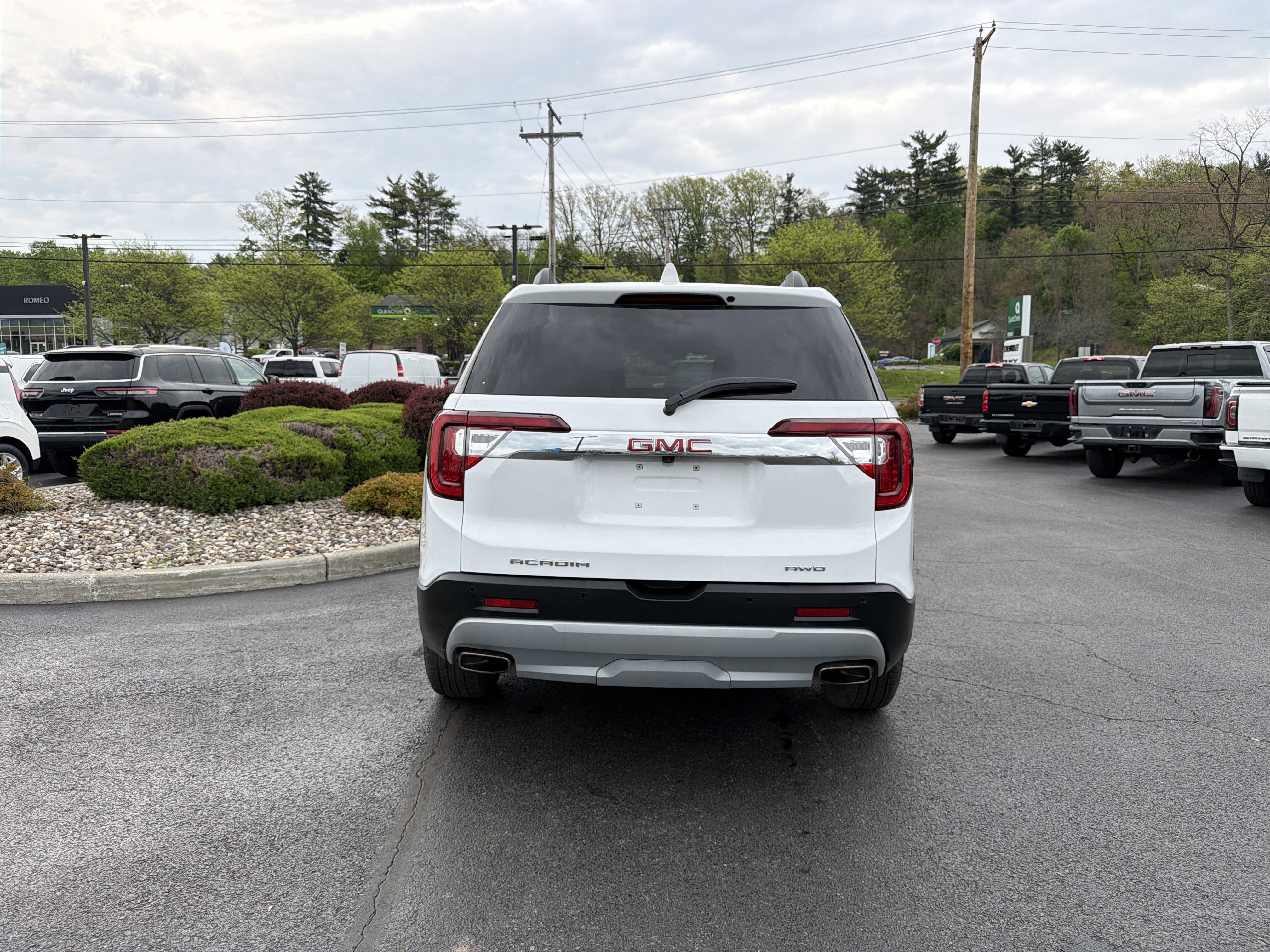 2023 GMC Acadia SLE