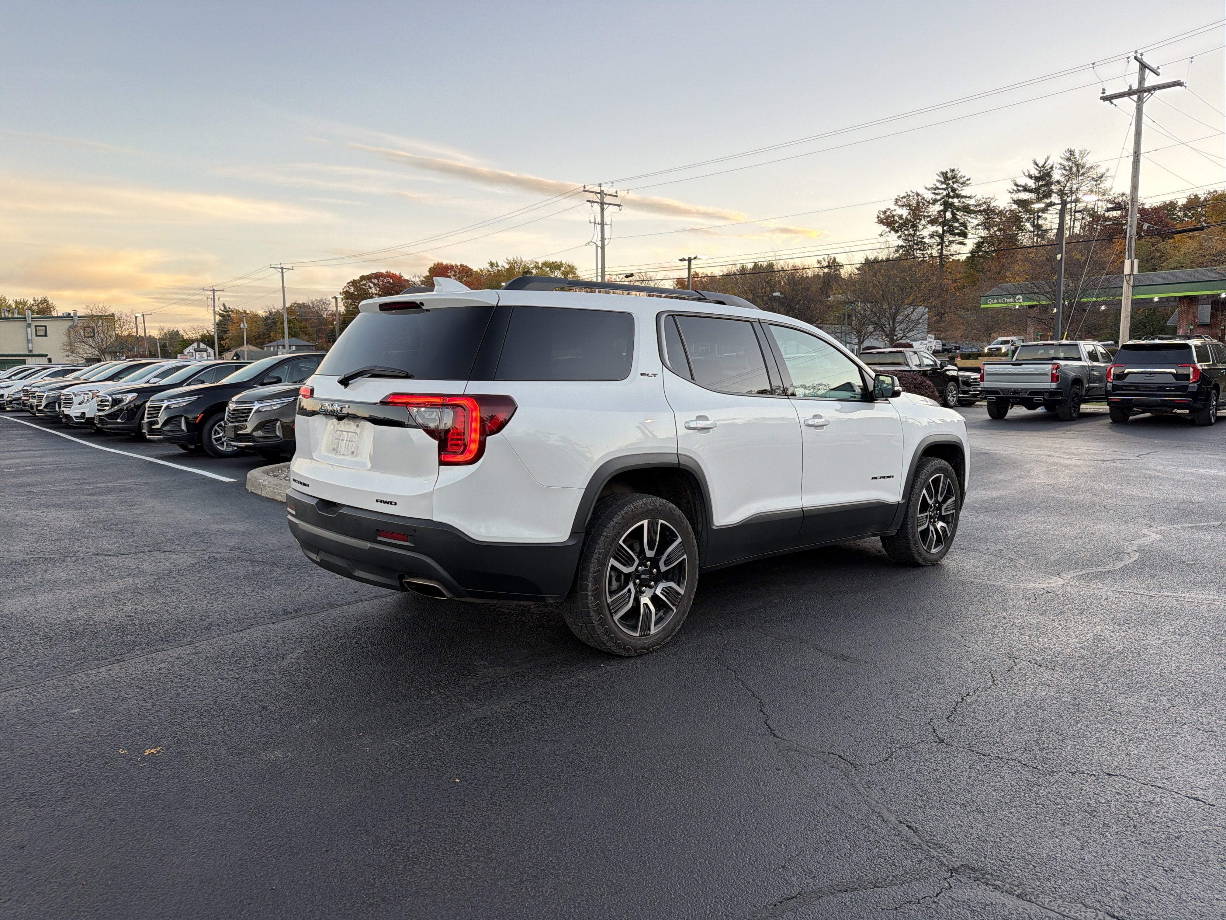 2021 GMC Acadia SLT