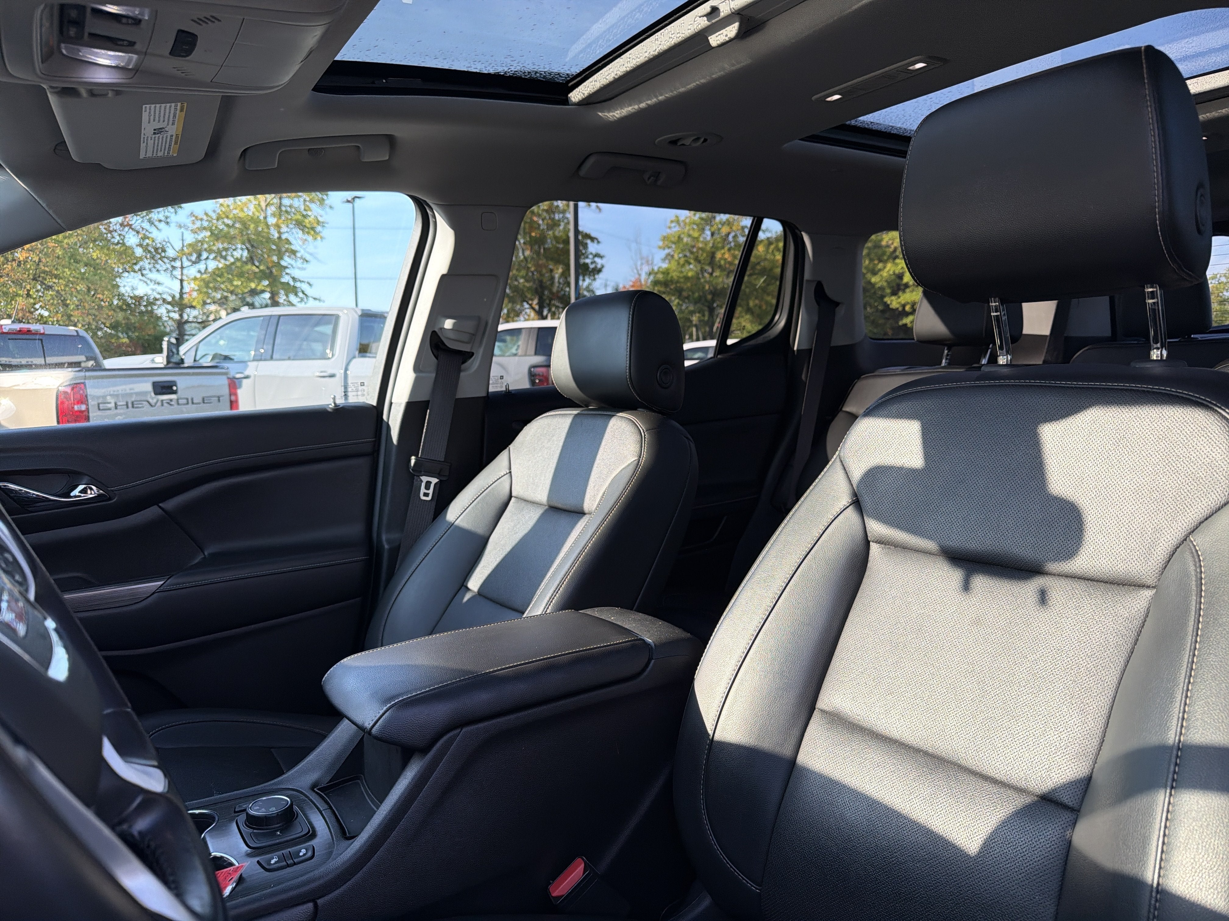 2021 GMC Acadia SLT