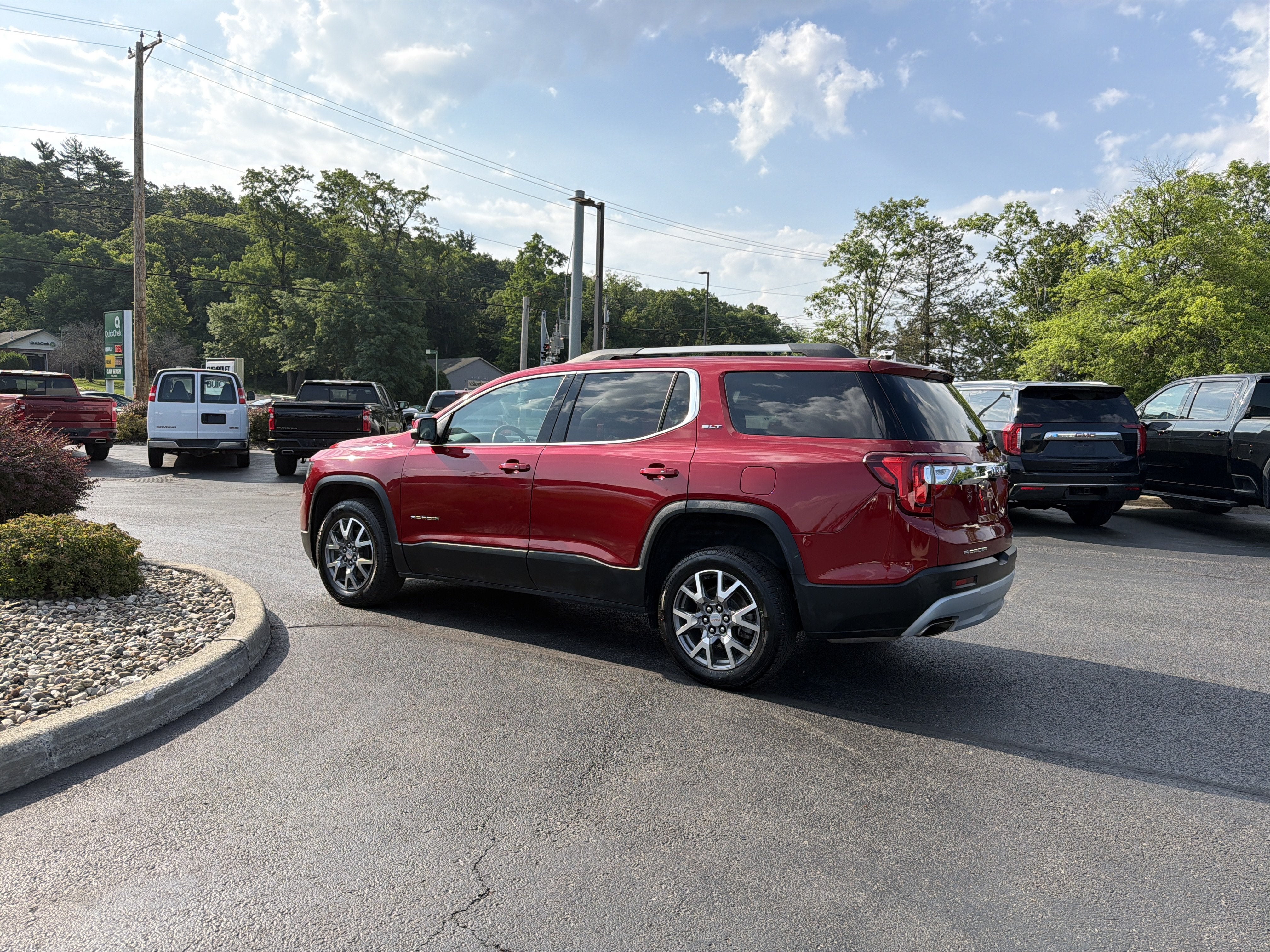 2023 GMC Acadia SLT