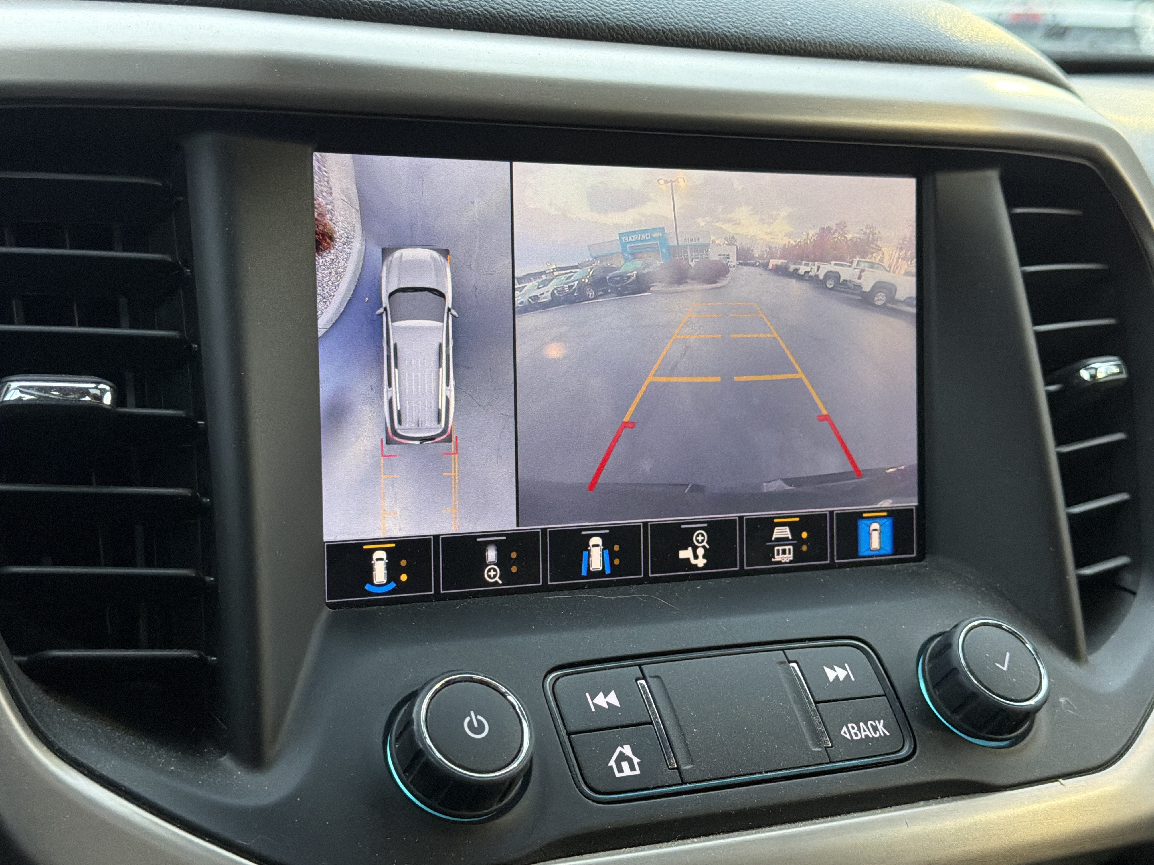 2022 GMC Acadia Denali