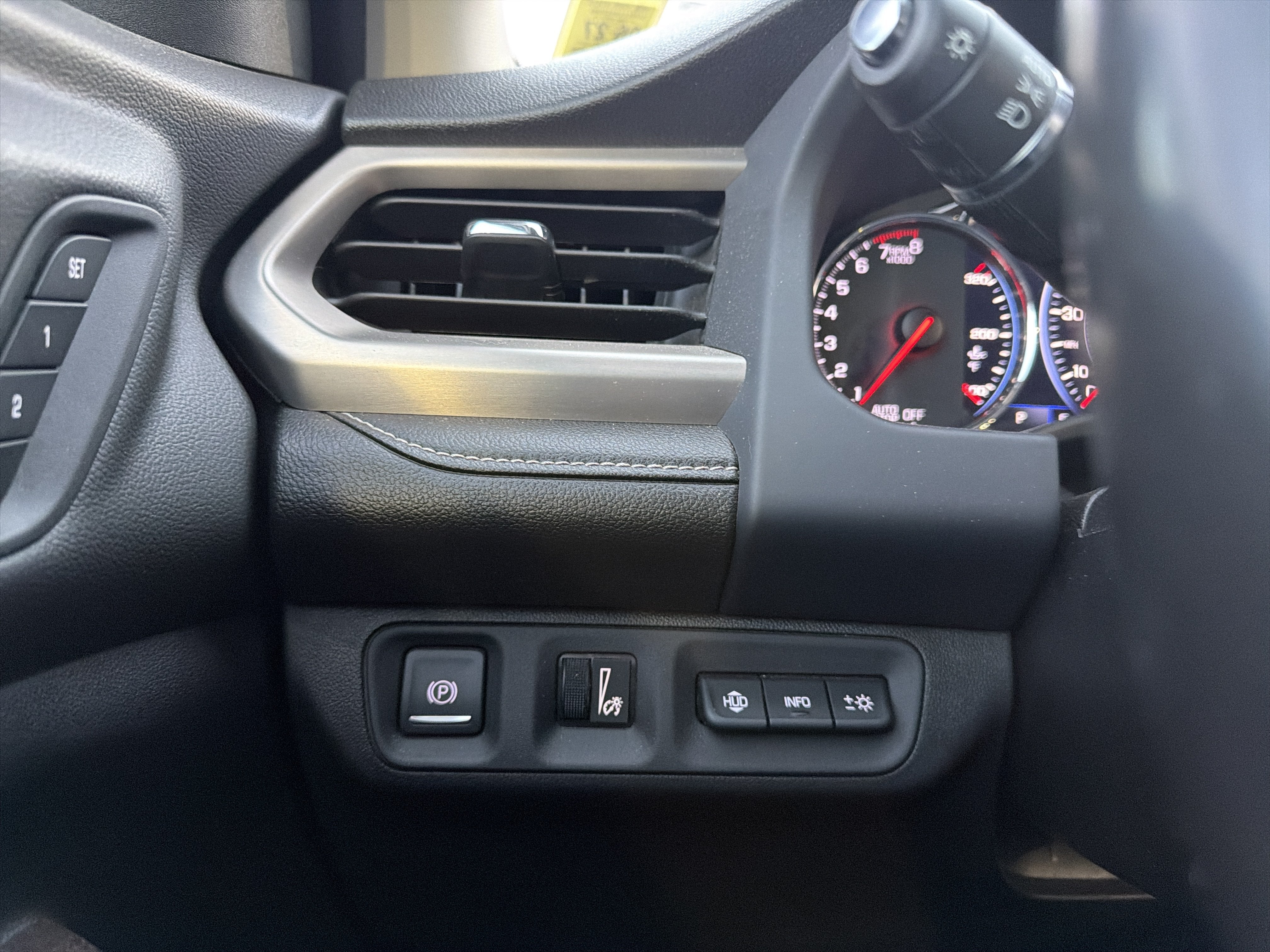 2022 GMC Acadia Denali