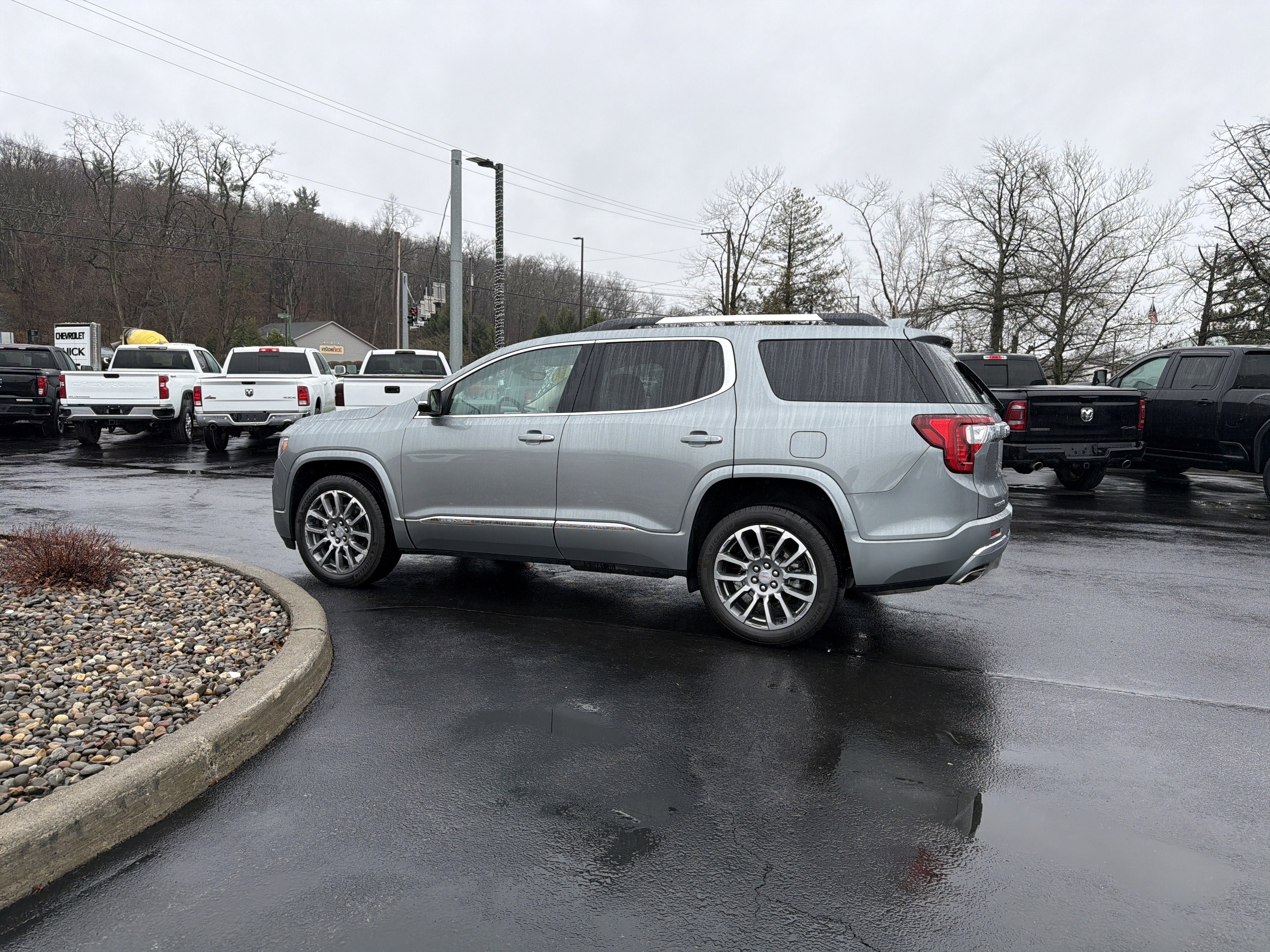 2023 GMC Acadia Denali
