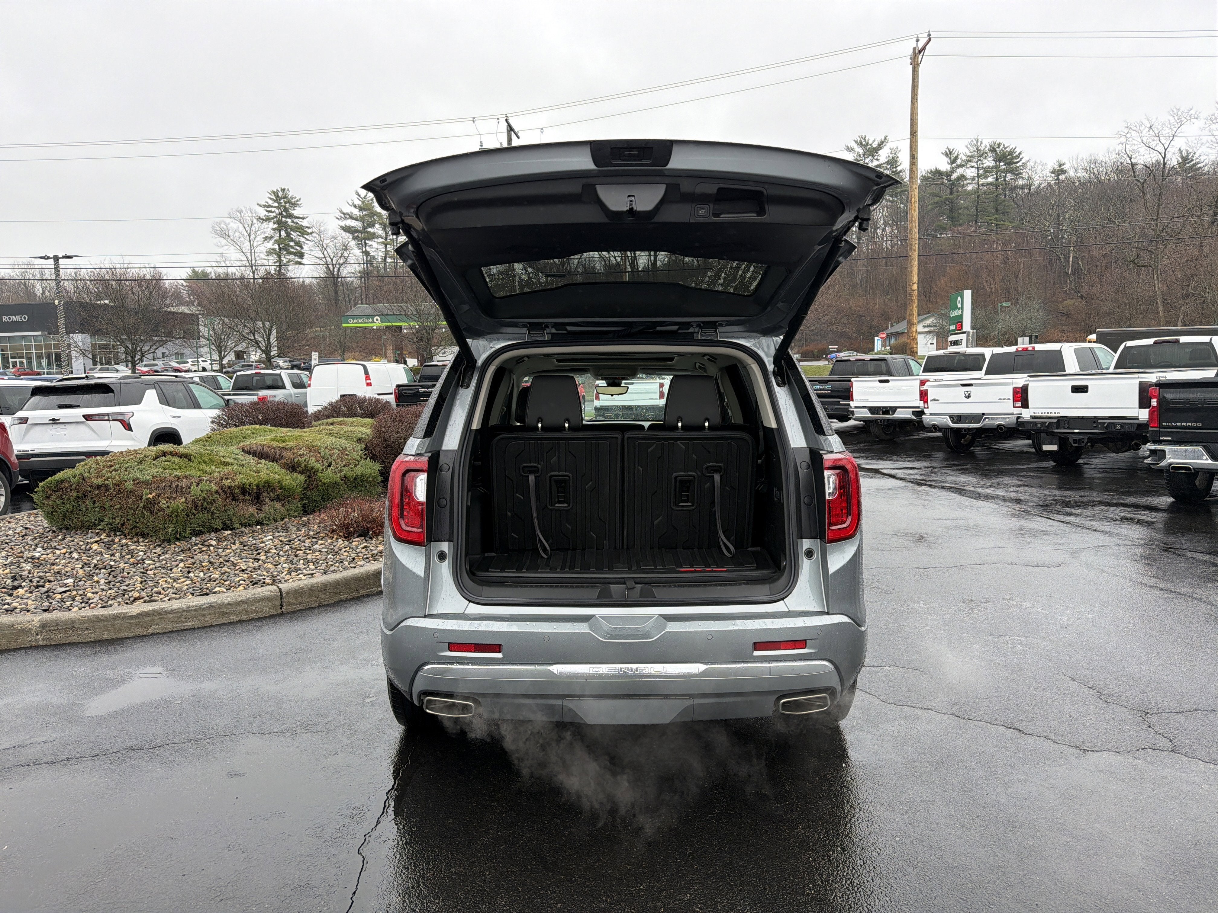 2023 GMC Acadia Denali