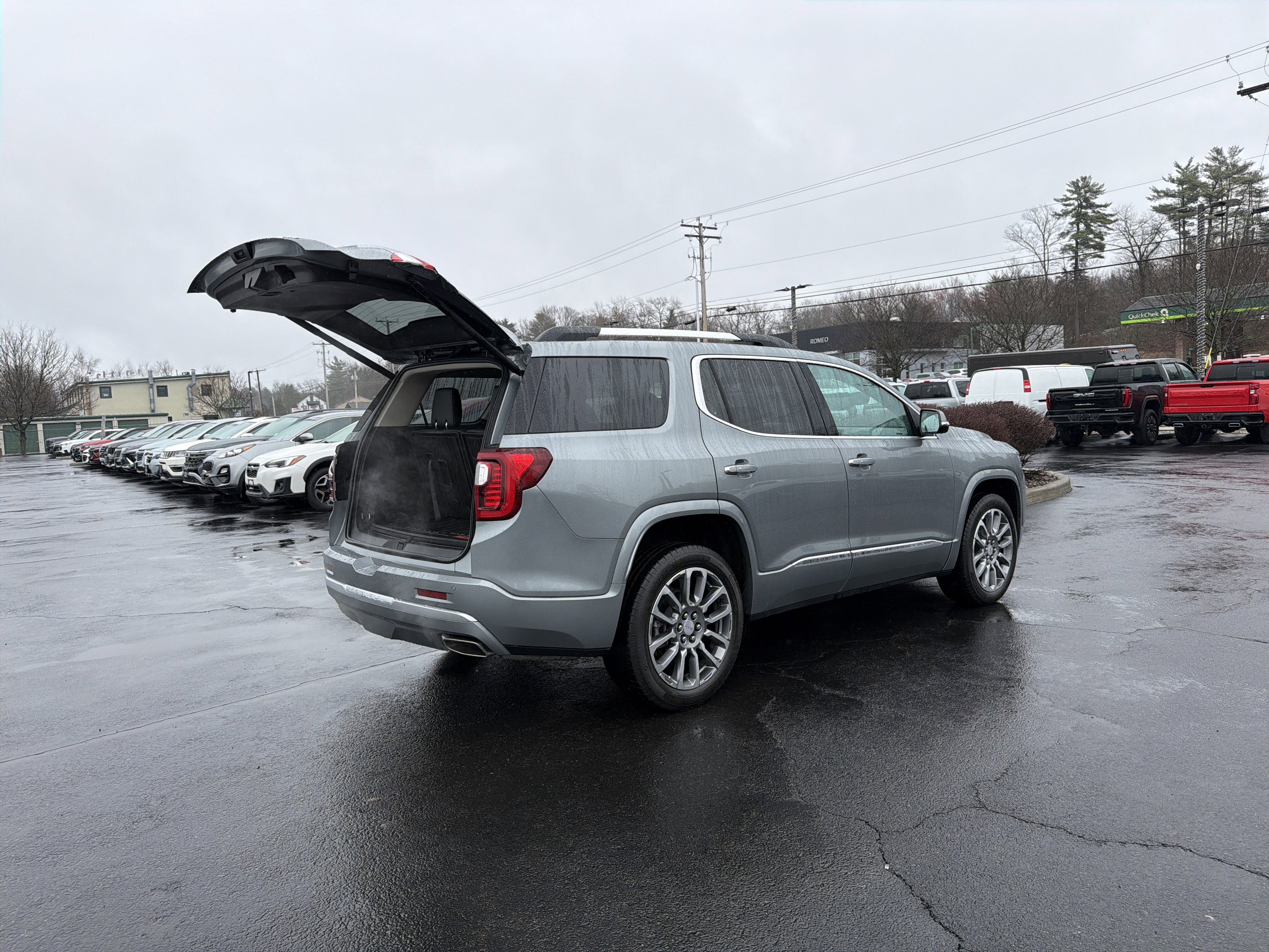 2023 GMC Acadia Denali