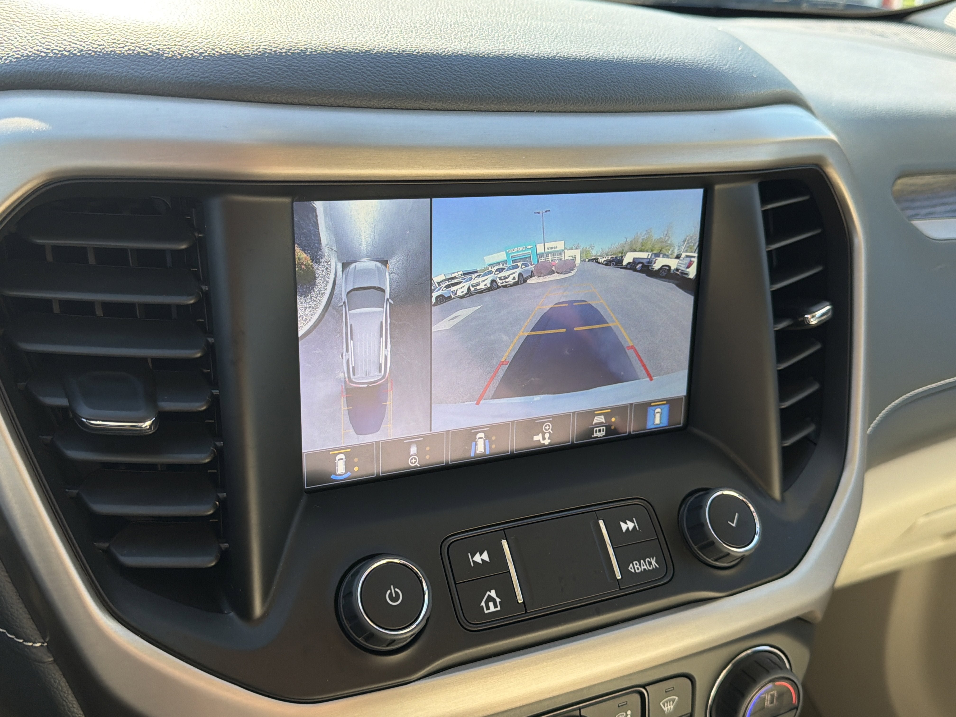2023 GMC Acadia Denali