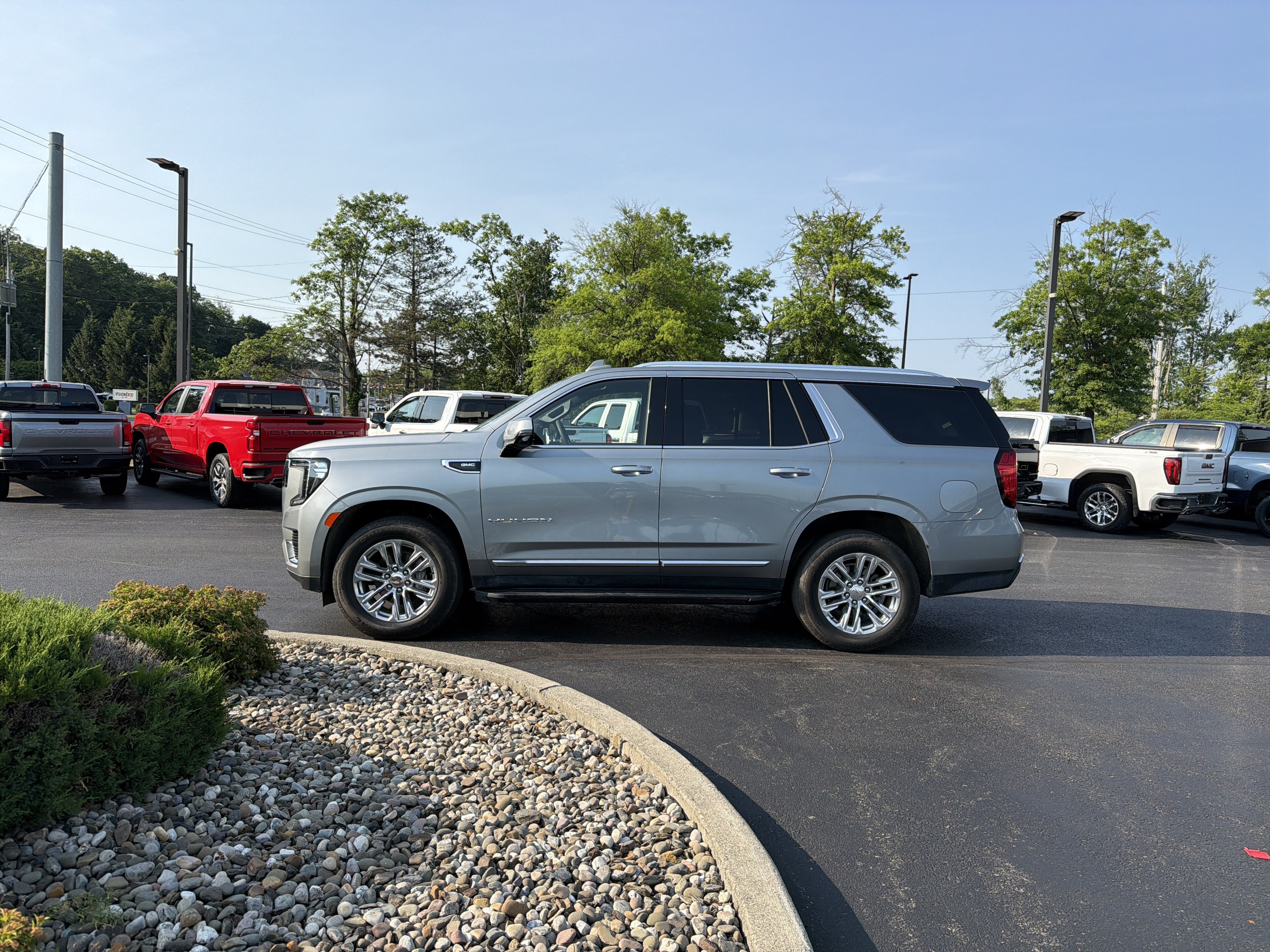 2024 GMC Yukon SLT