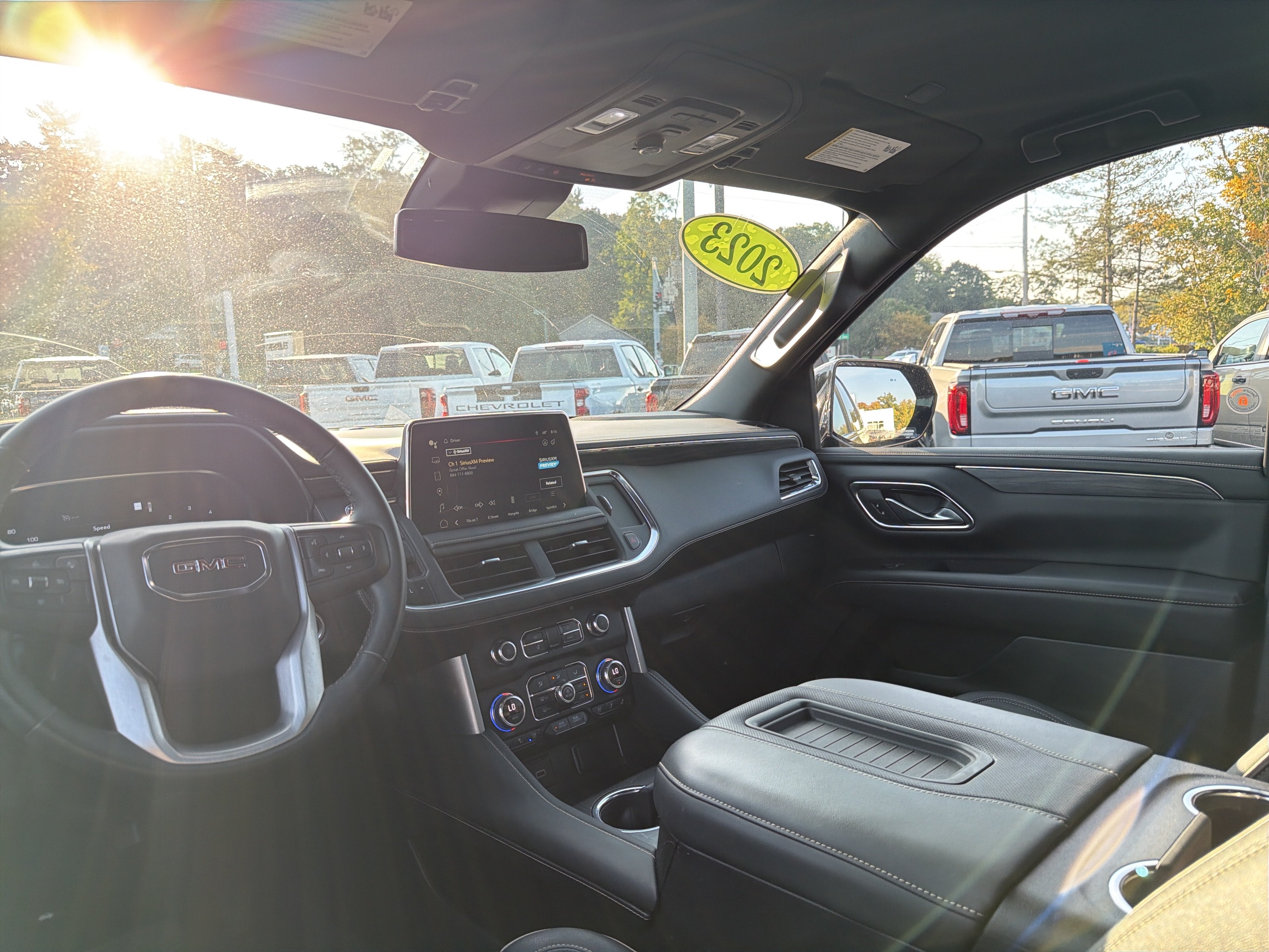 2023 GMC Yukon SLT