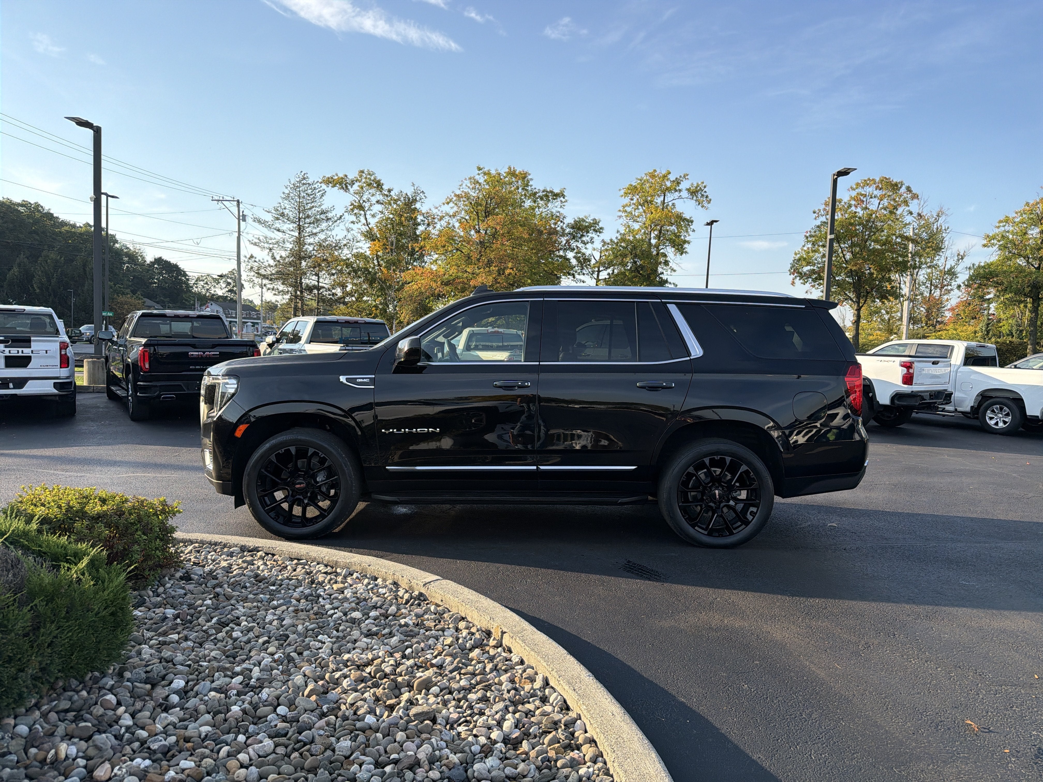 2023 GMC Yukon SLT