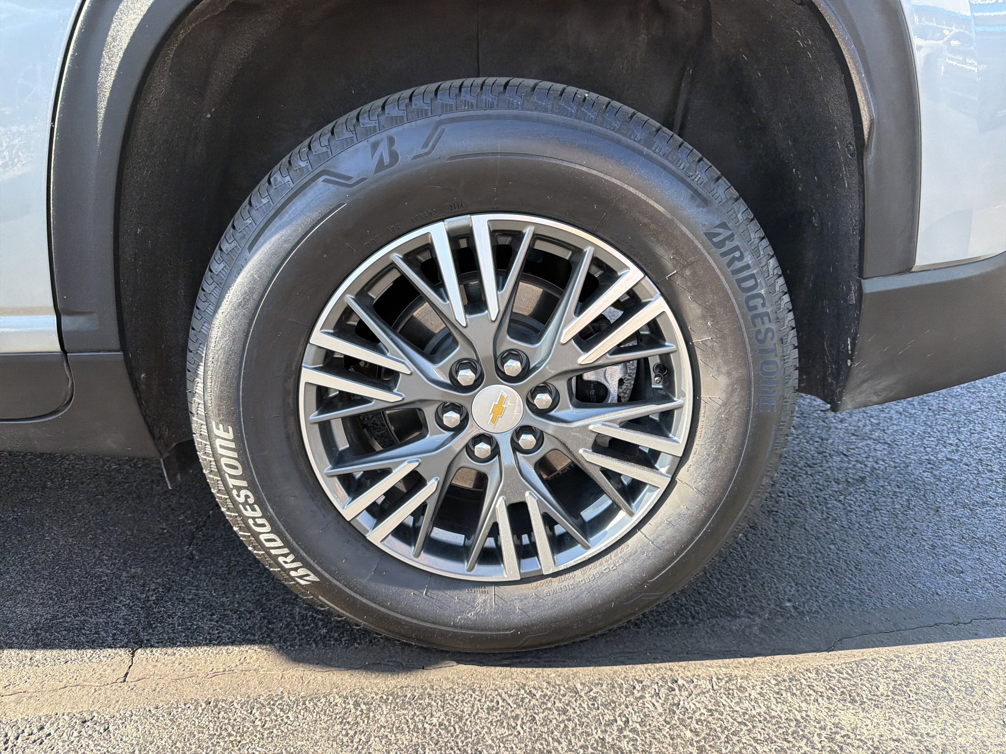 2024 Chevrolet Traverse LT
