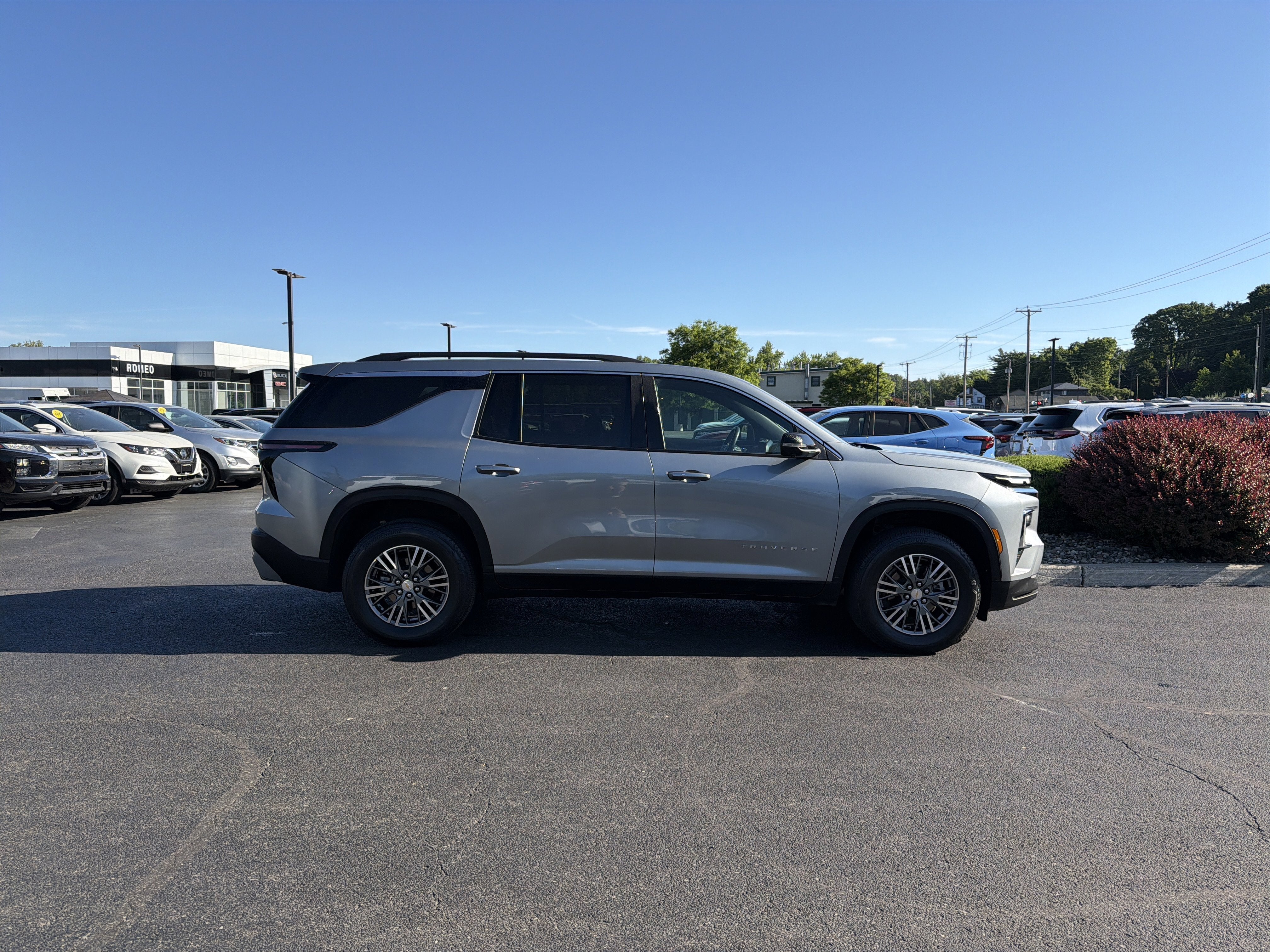 2024 Chevrolet Traverse LT