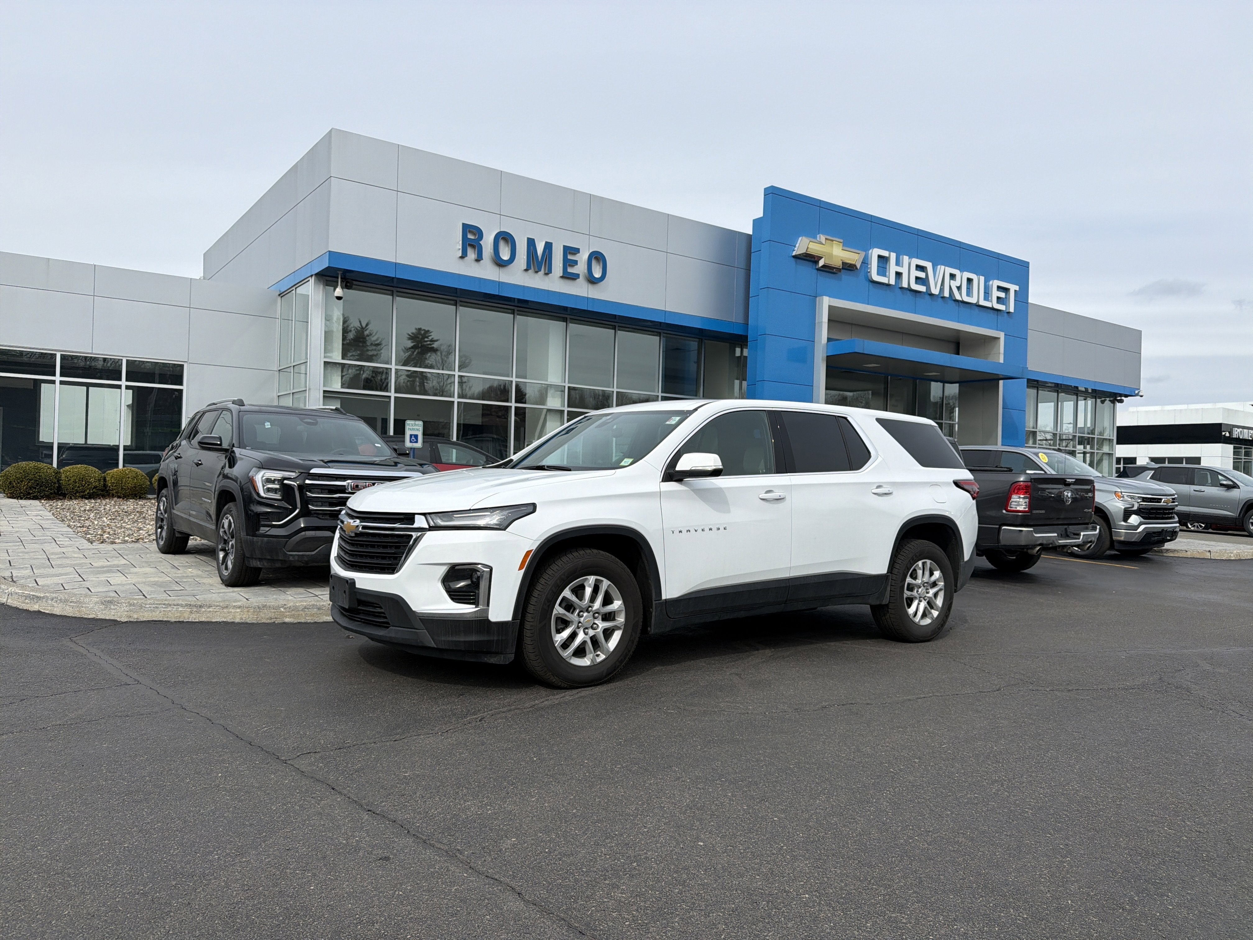2024 Chevrolet Traverse Limited LS