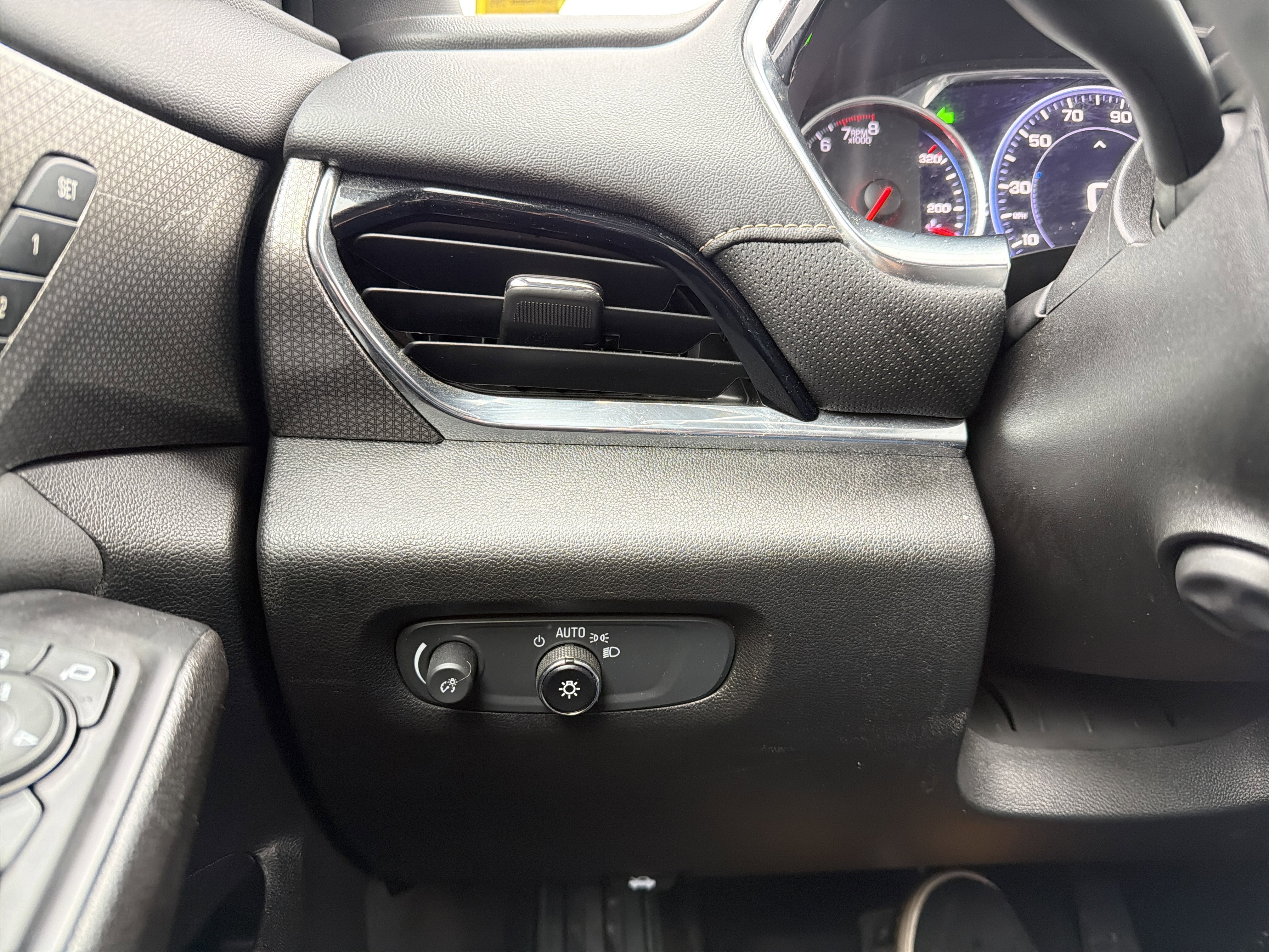 2024 Chevrolet Traverse Limited Premier