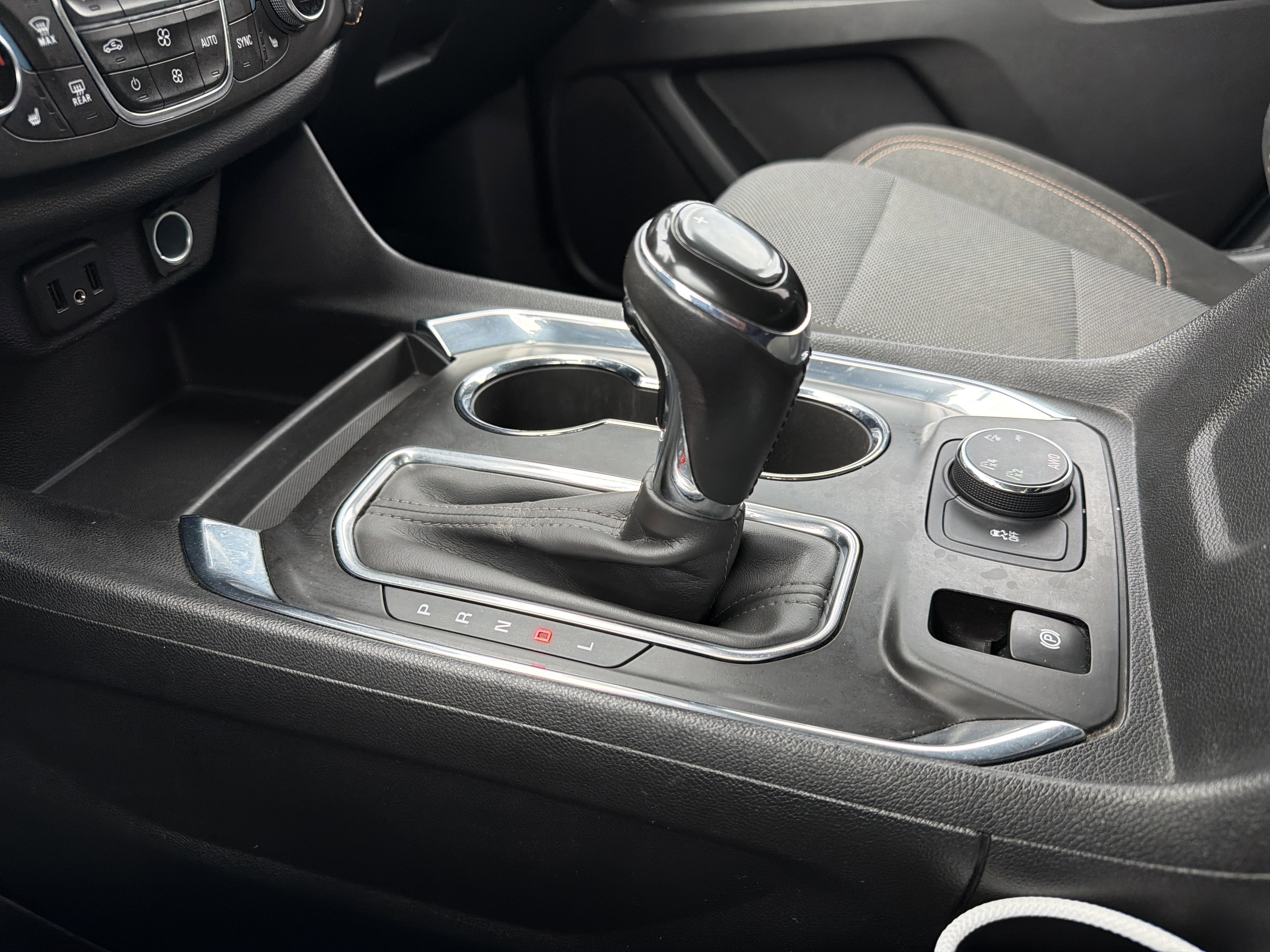 2018 Chevrolet Traverse LT Cloth