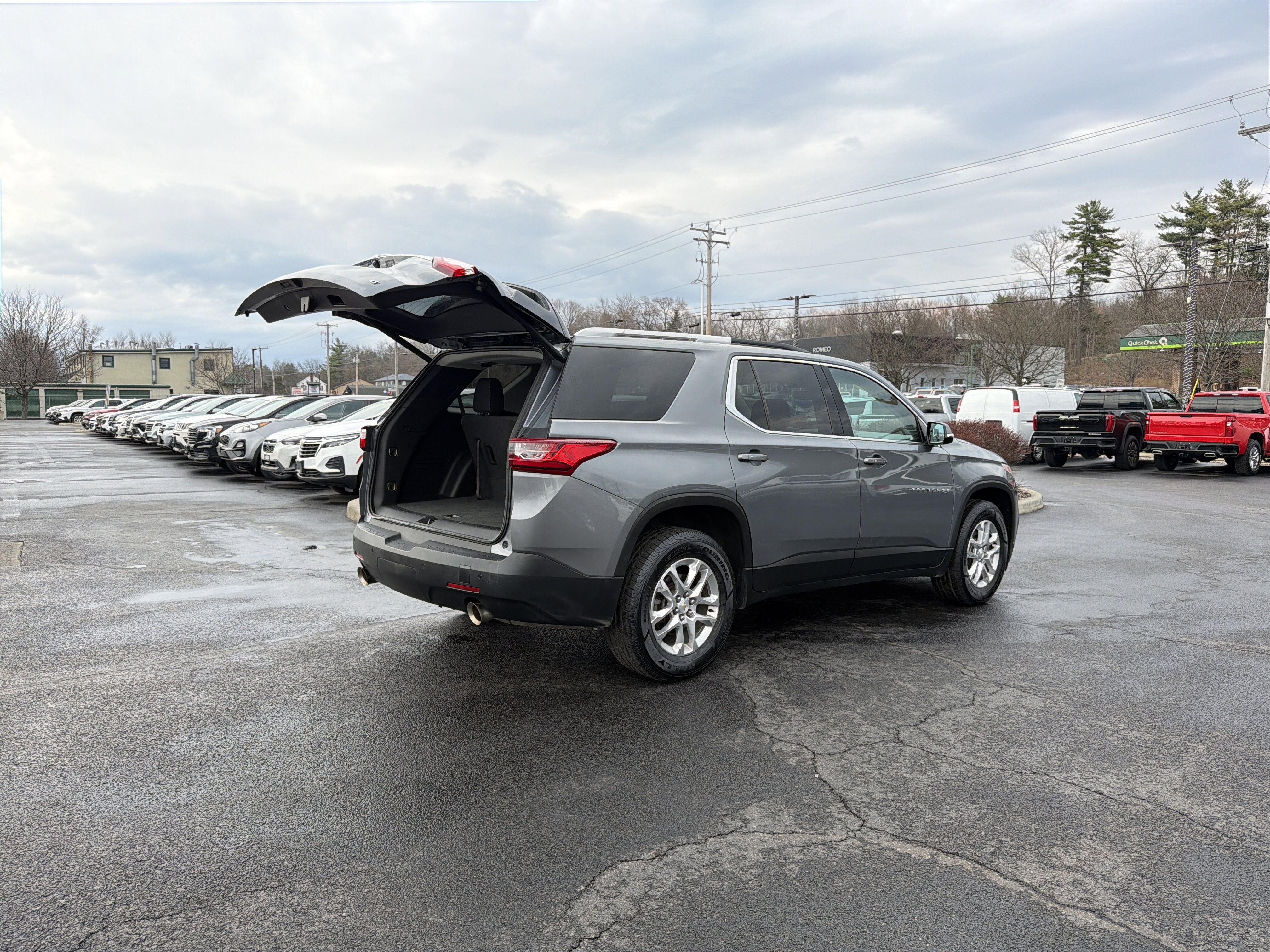 2018 Chevrolet Traverse LT Cloth