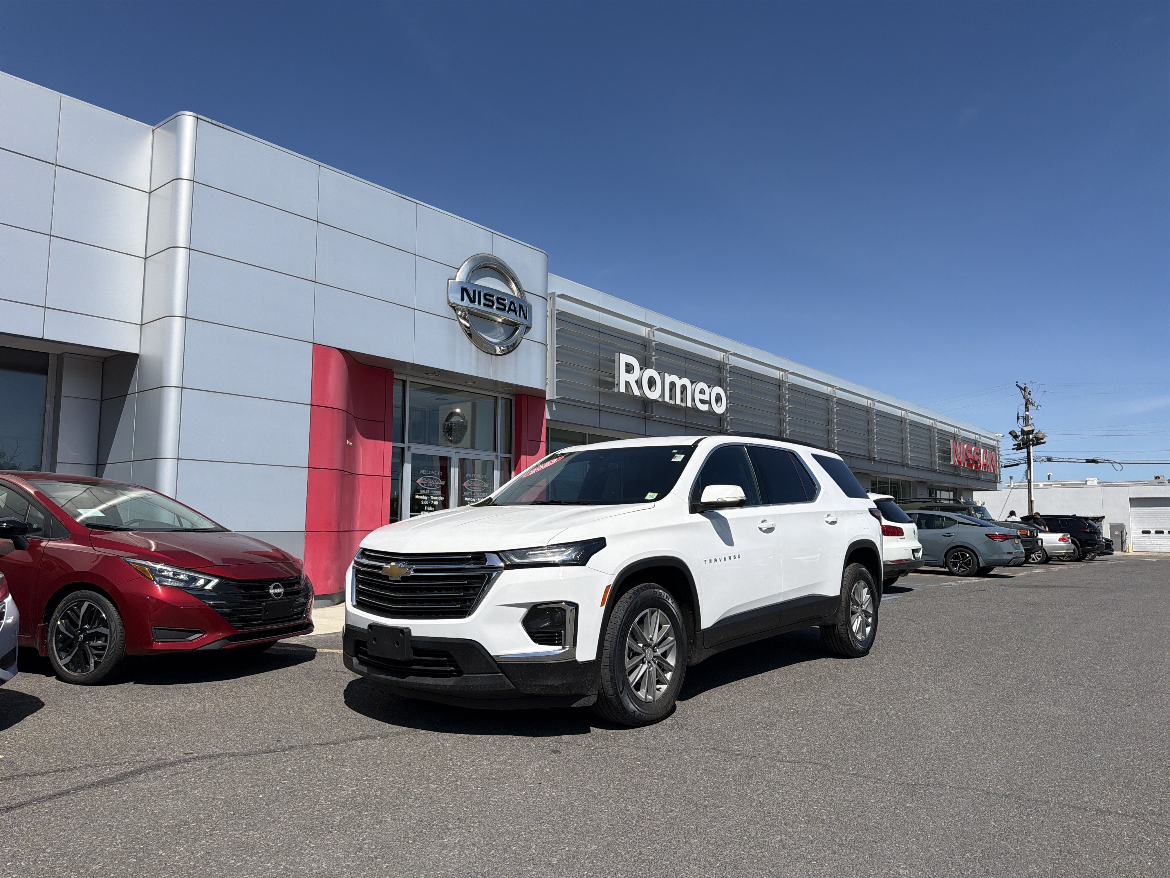 2023 Chevrolet Traverse LT Cloth