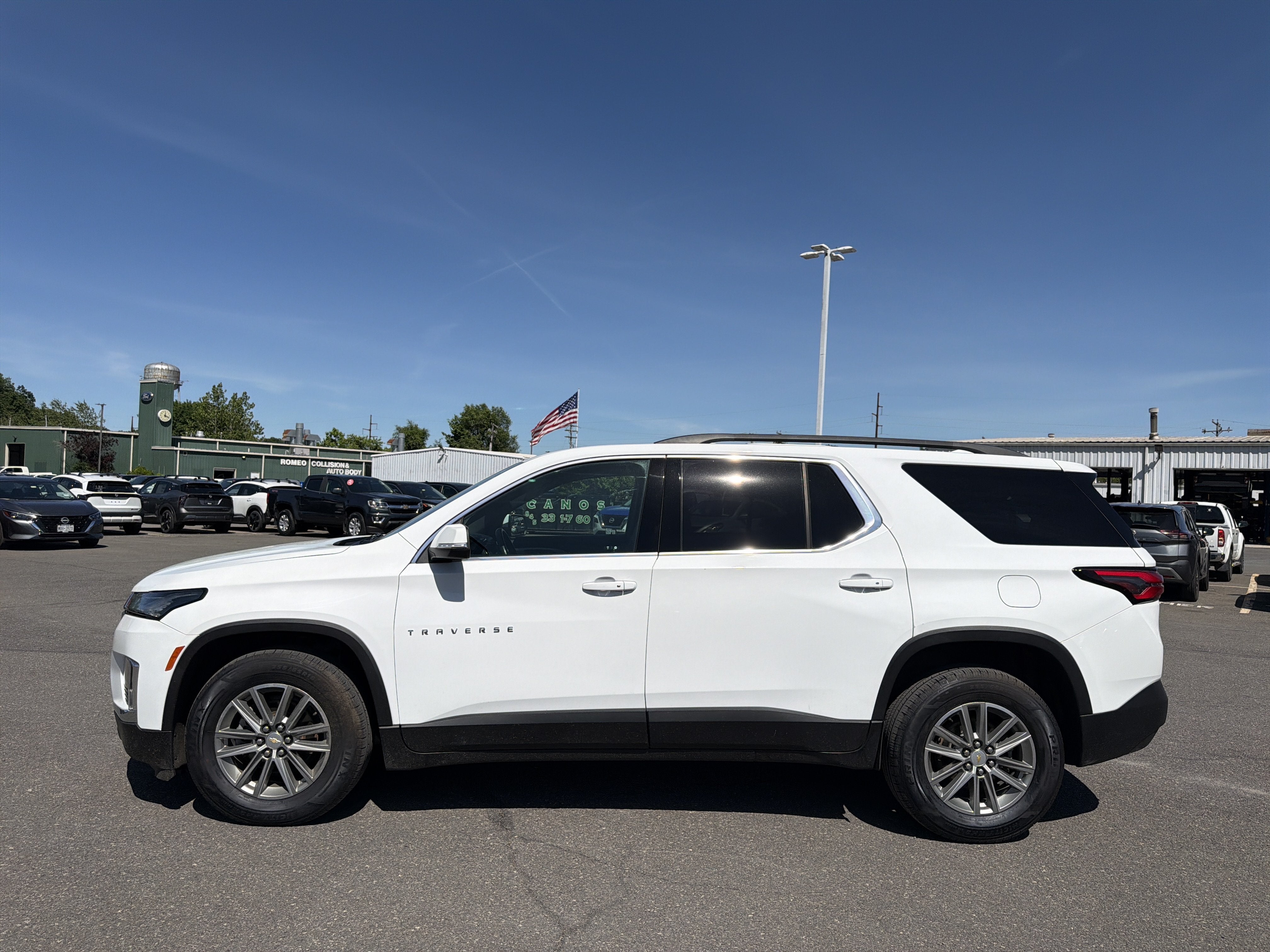 2023 Chevrolet Traverse LT Cloth