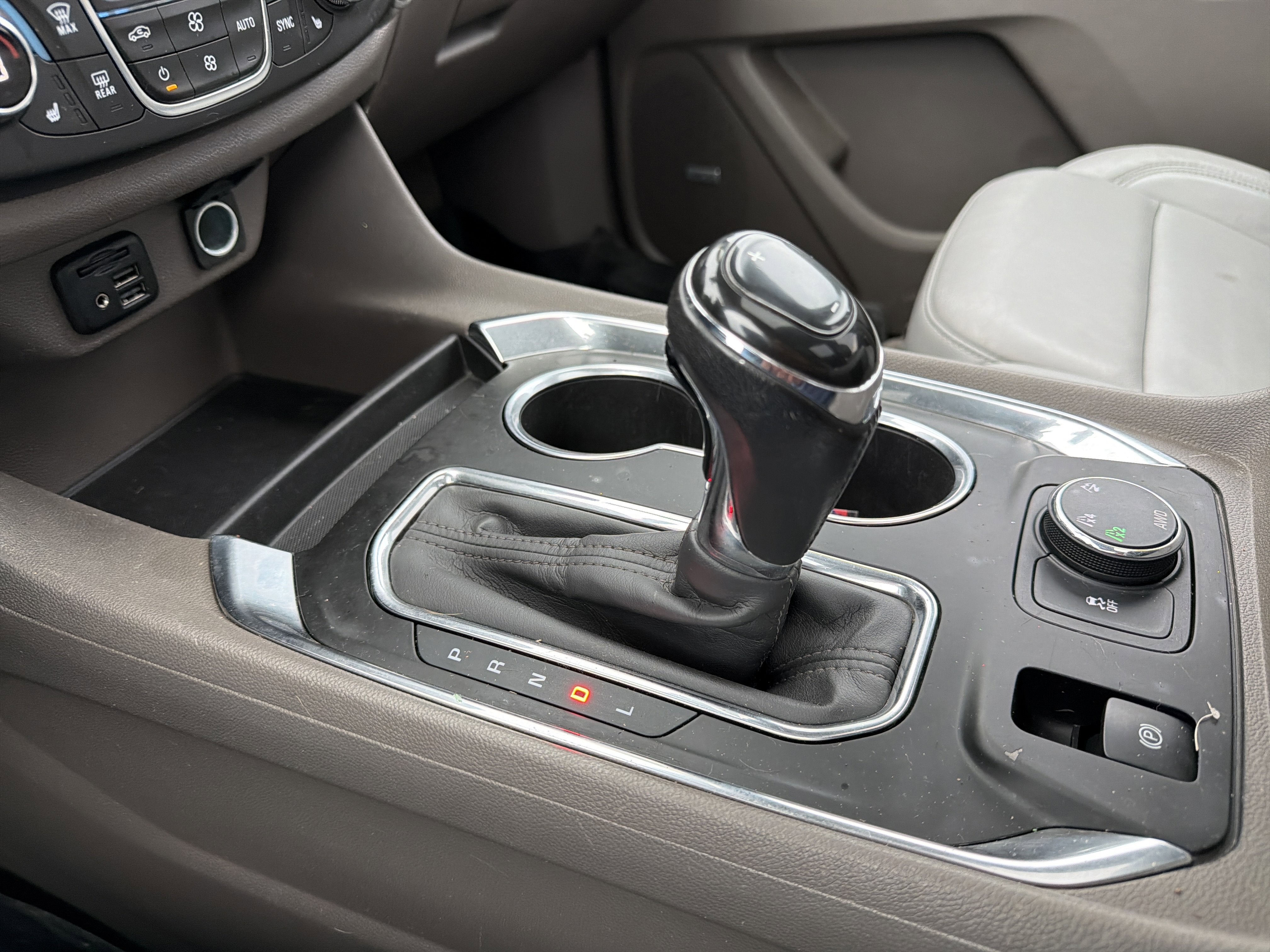 2020 Chevrolet Traverse LT Leather
