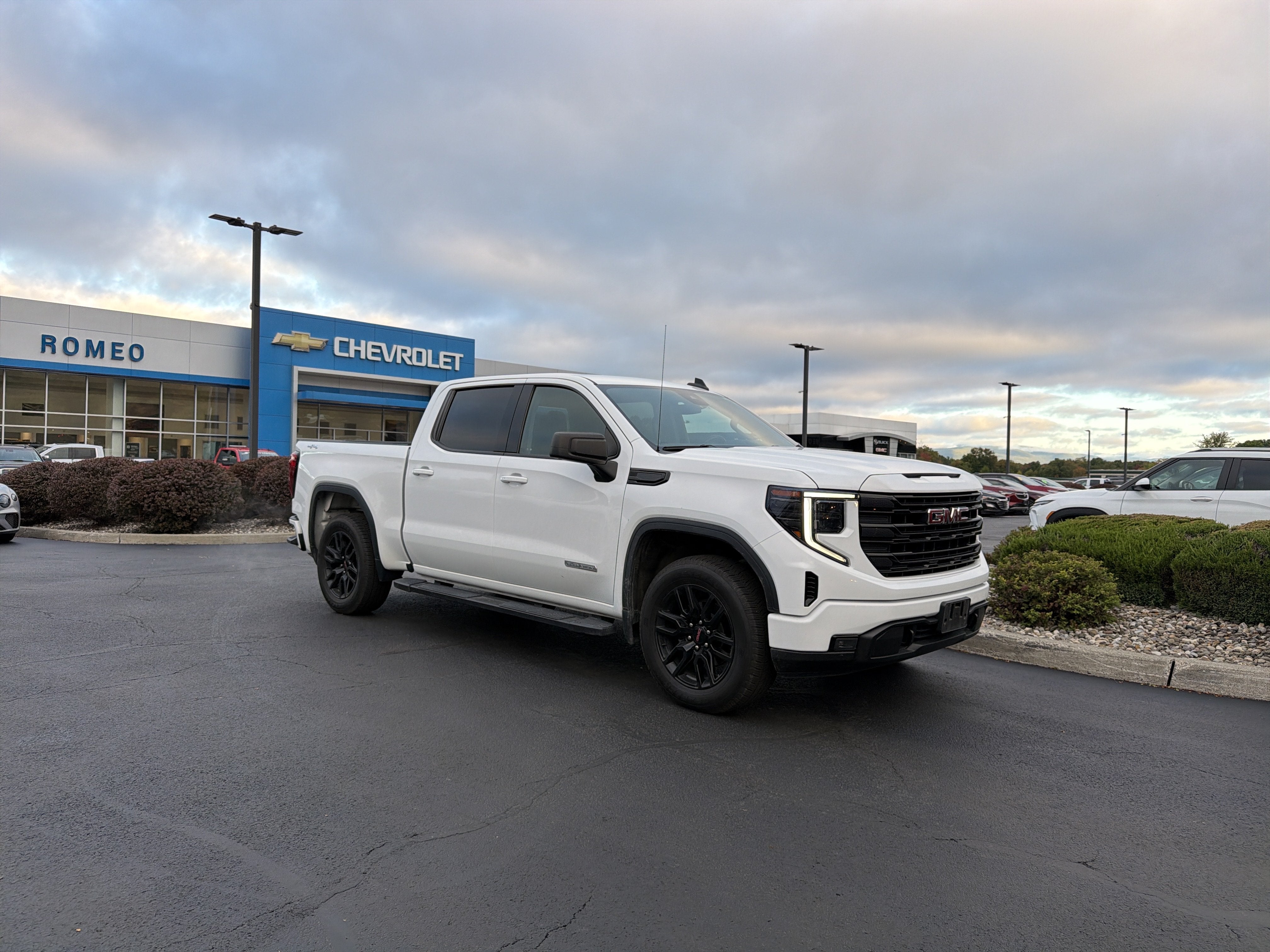 2023 GMC Sierra 1500 Elevation