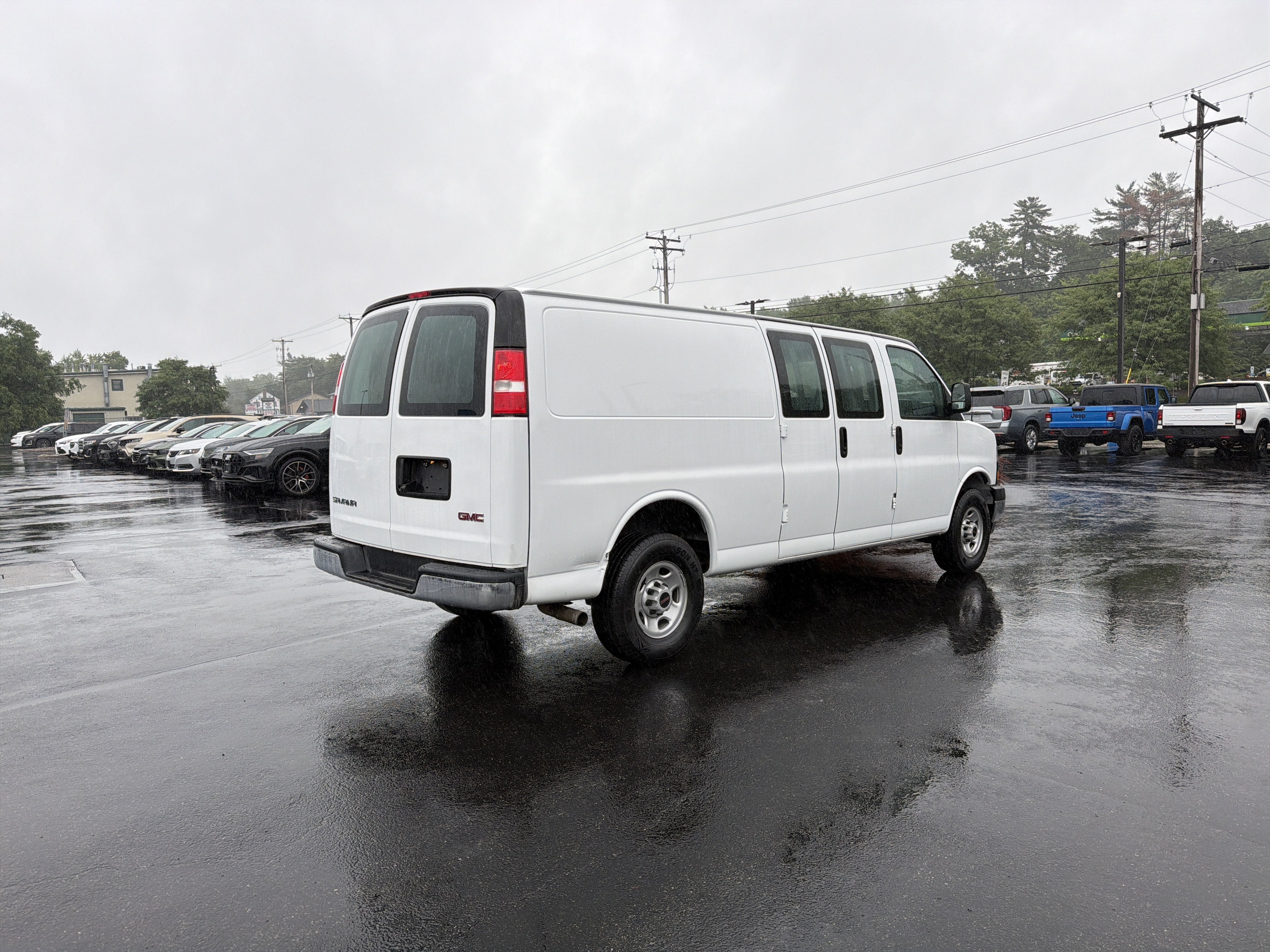 2022 GMC Savana Cargo 3500 Work Van