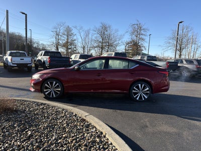 2022 Nissan Altima SR Intelligent AWD