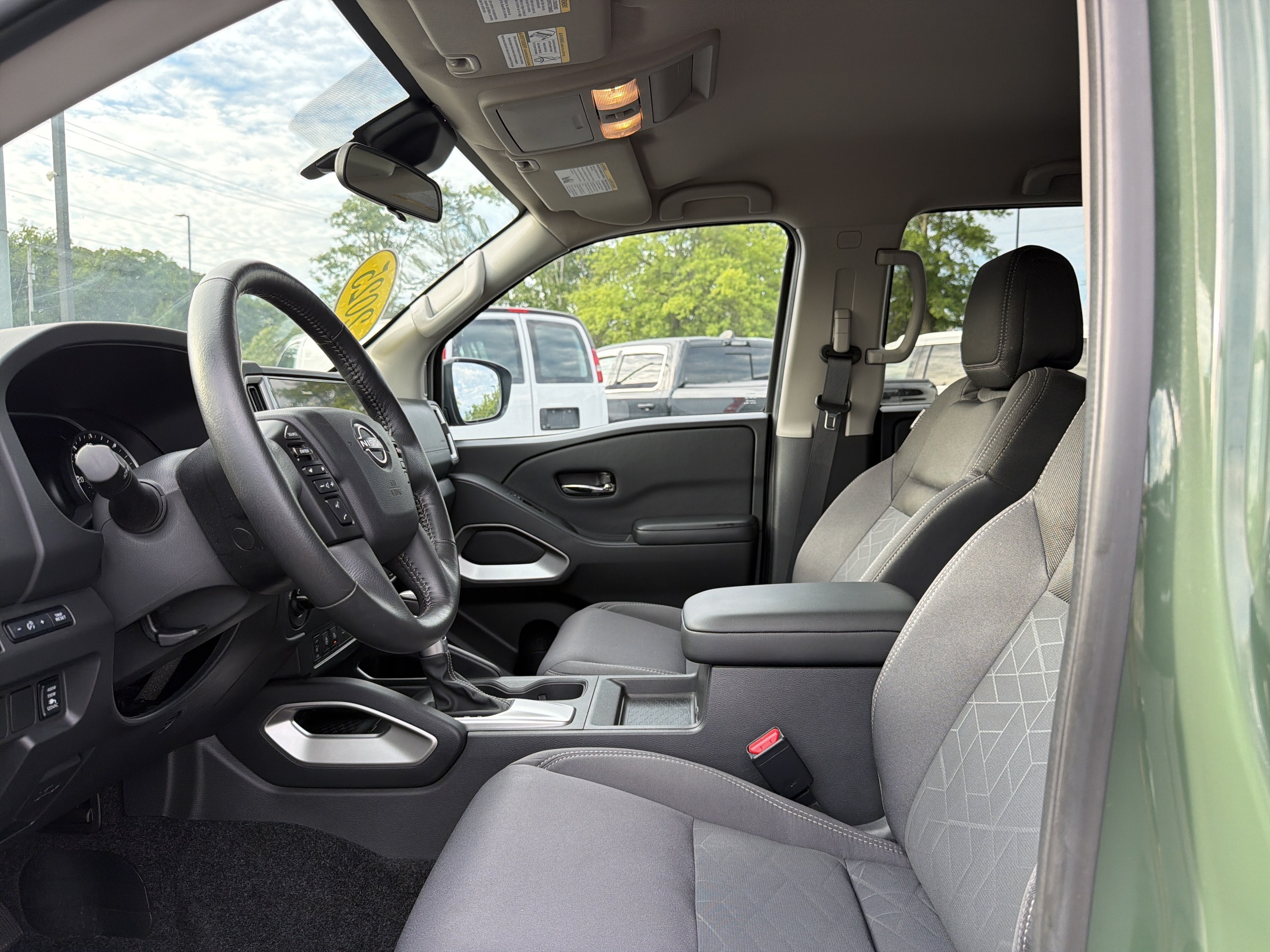 2025 Nissan Frontier Crew Cab SV 4x4