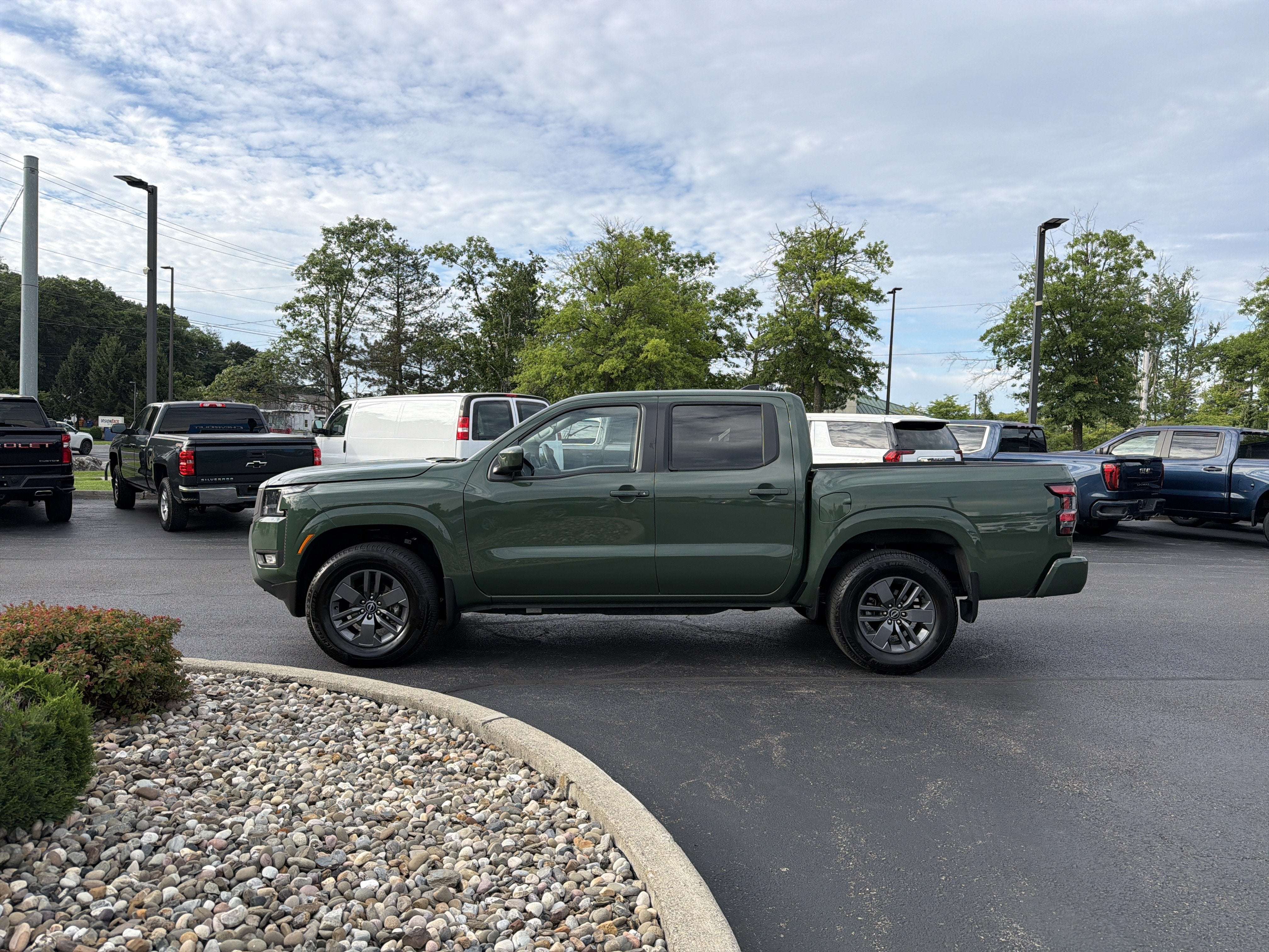 2025 Nissan Frontier Crew Cab SV 4x4