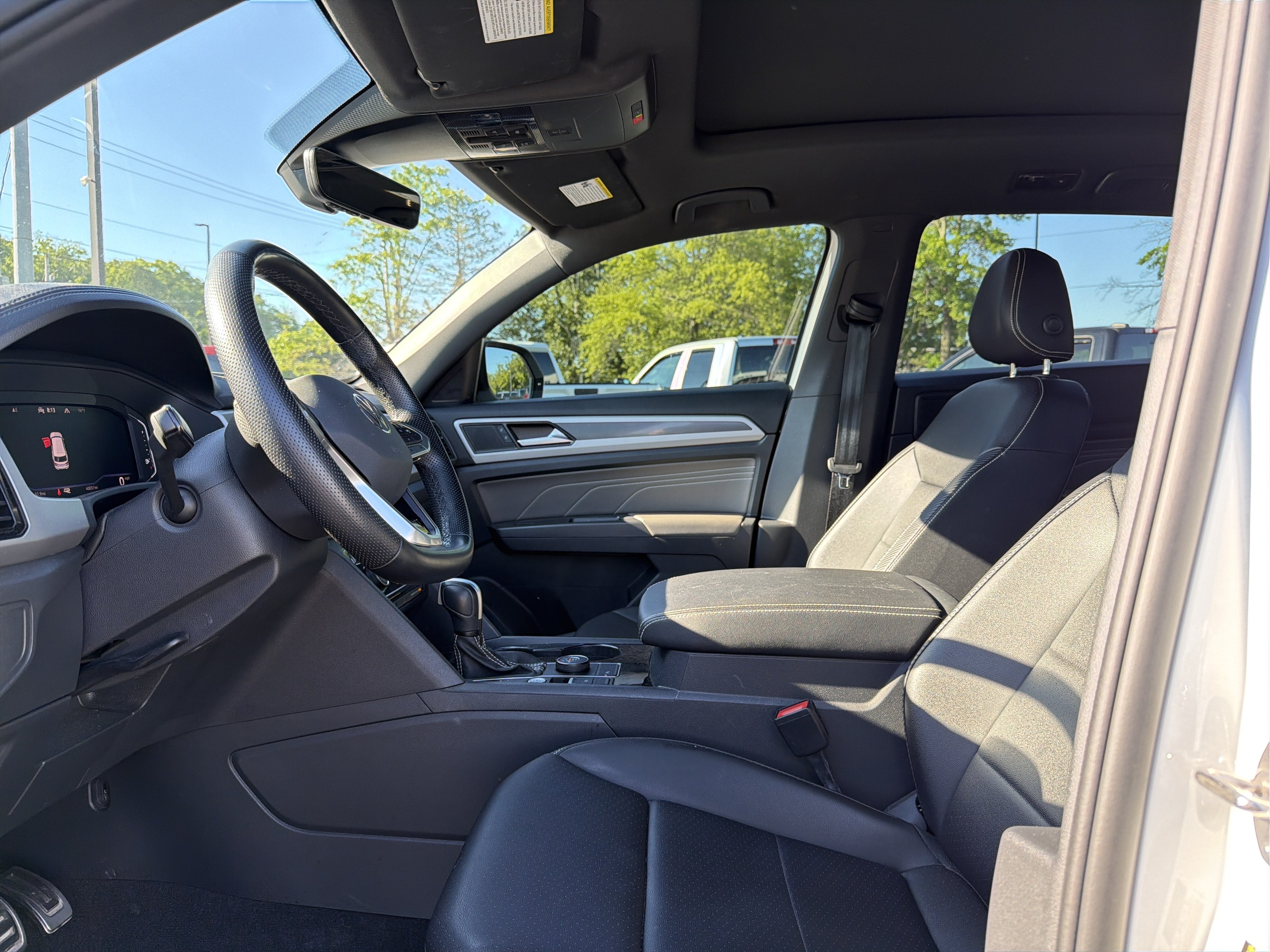 2023 Volkswagen Atlas Cross Sport 2.0T SEL R-Line Black