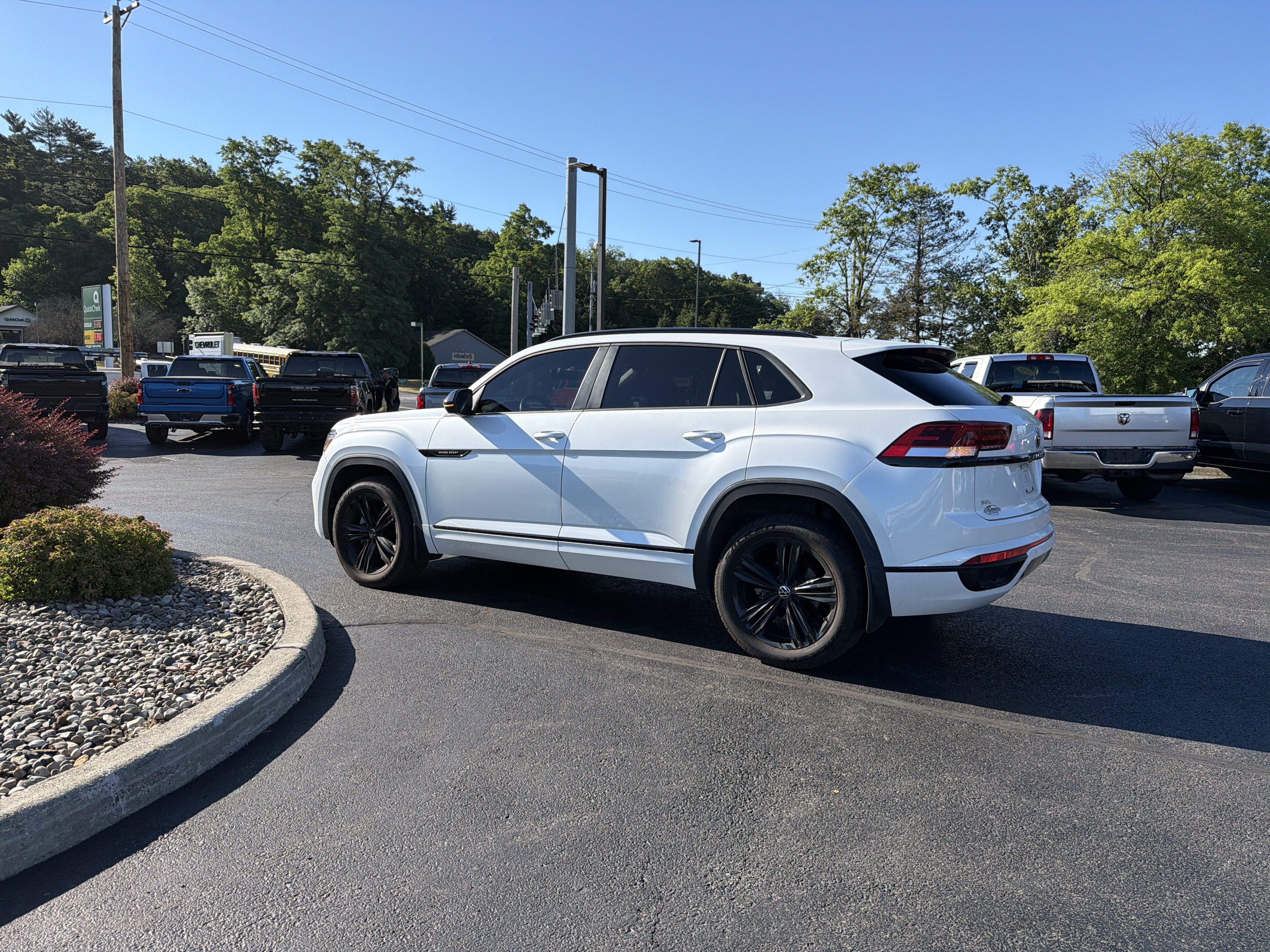 2023 Volkswagen Atlas Cross Sport 2.0T SEL R-Line Black