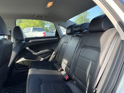 2016 Volkswagen Passat 1.8T SE