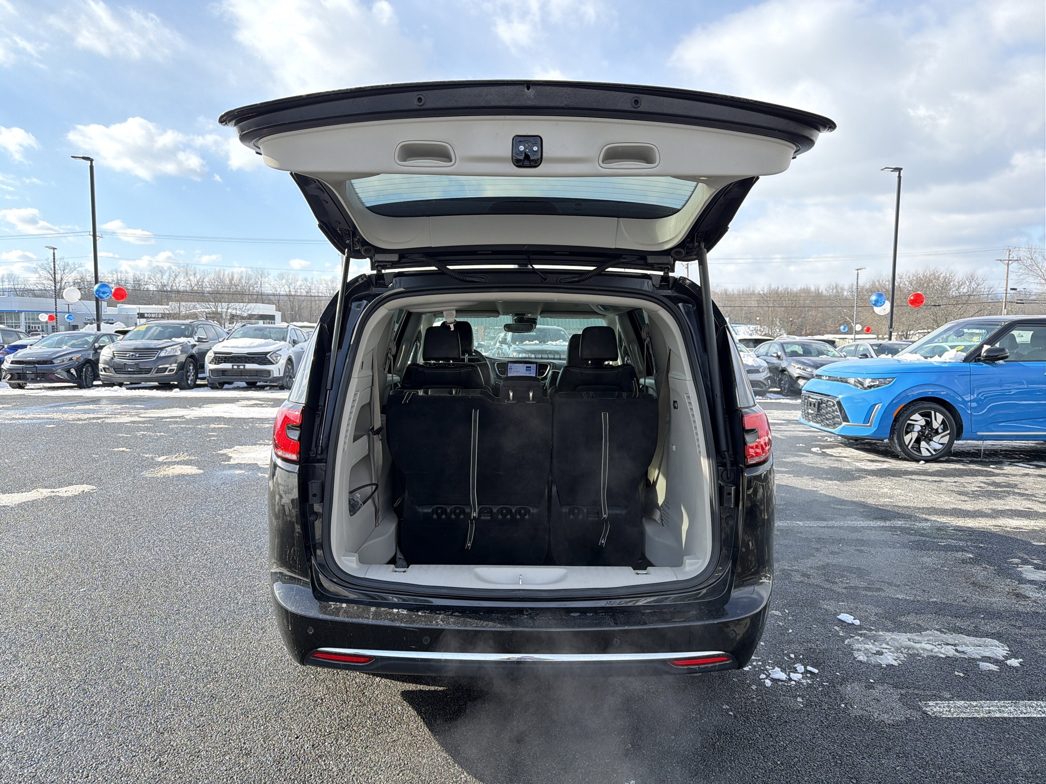 2023 Chrysler Pacifica Touring L