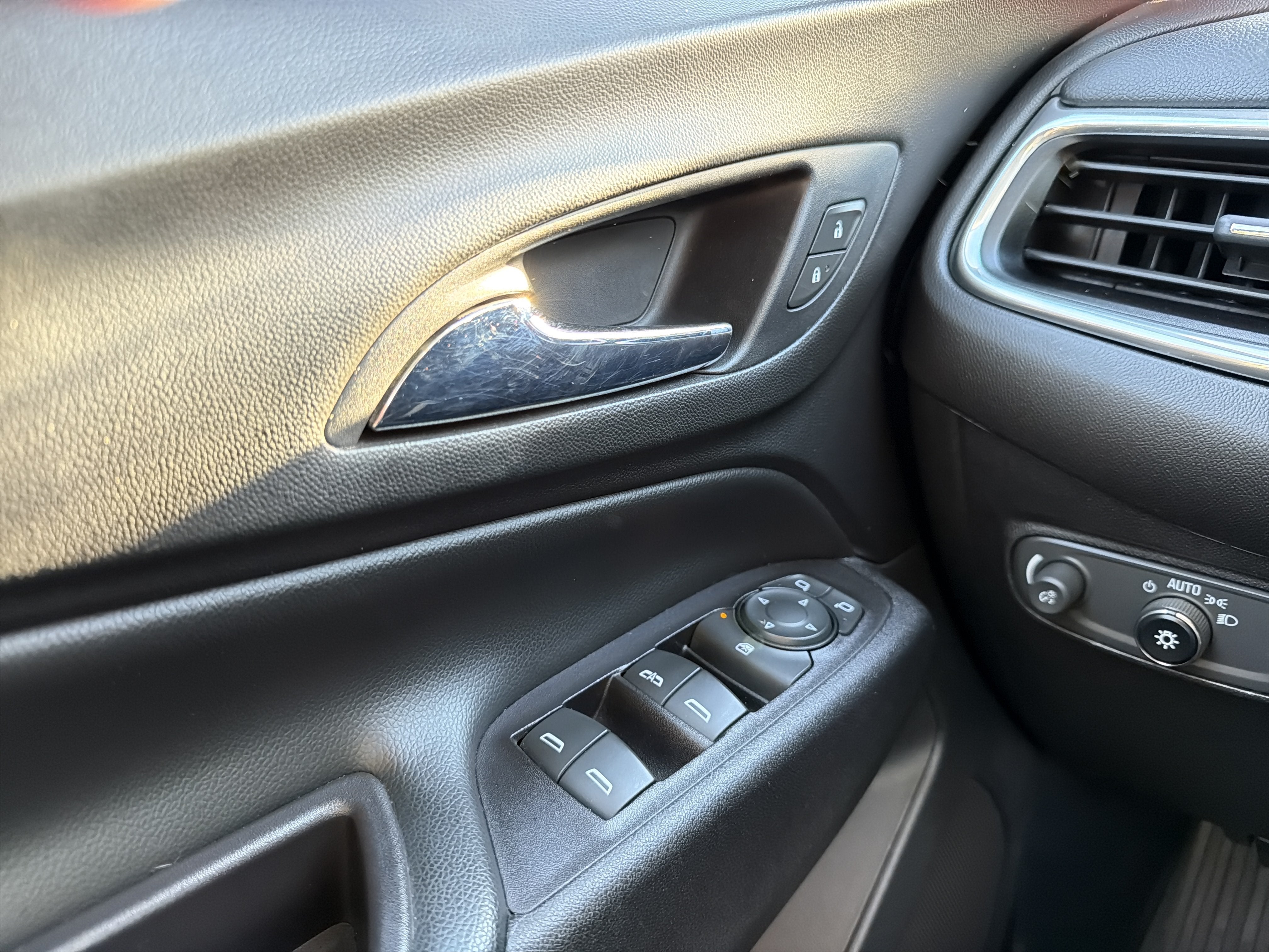 2020 Chevrolet Equinox 2FL - Photo 24