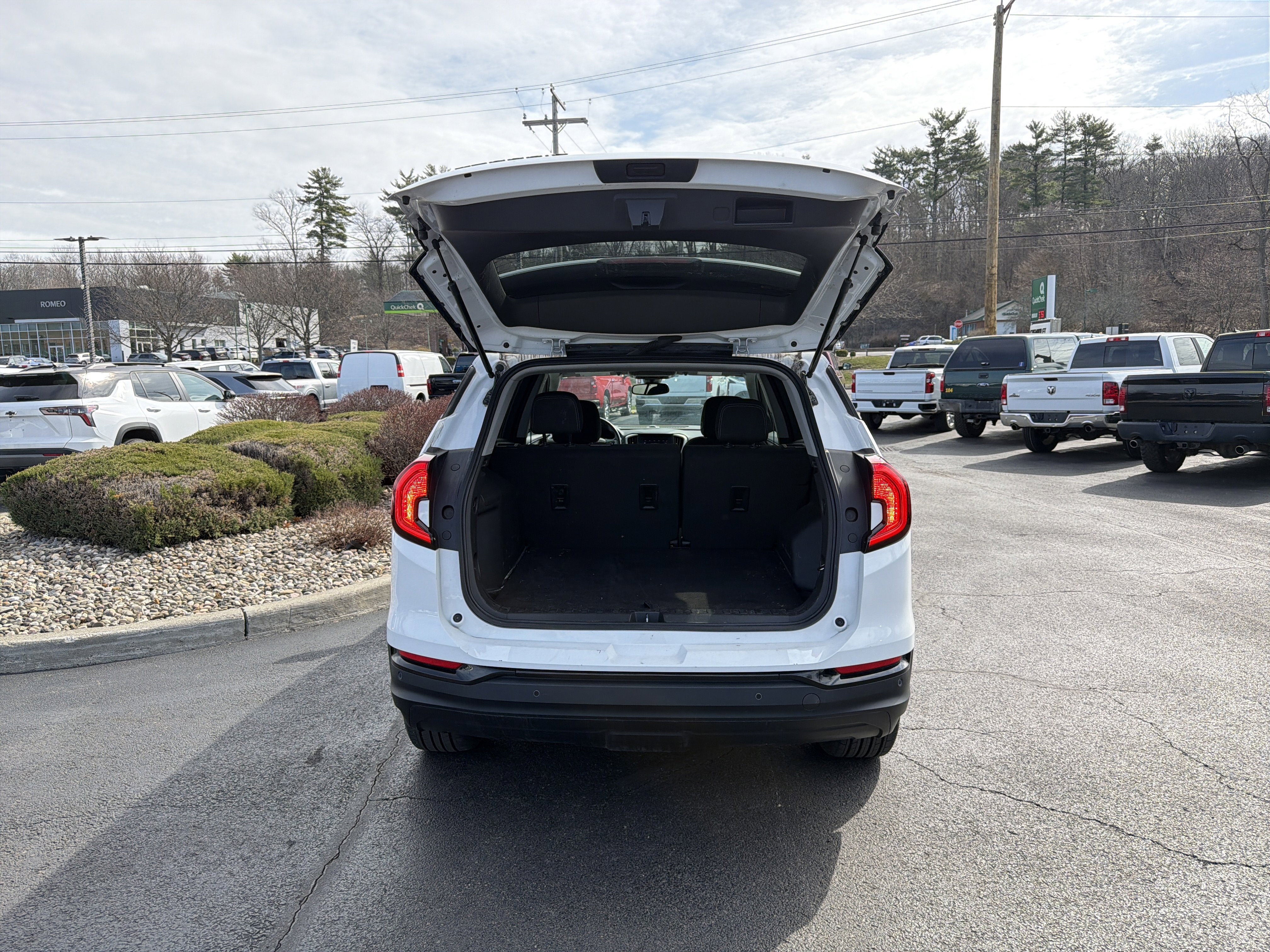 2023 GMC Terrain SLE