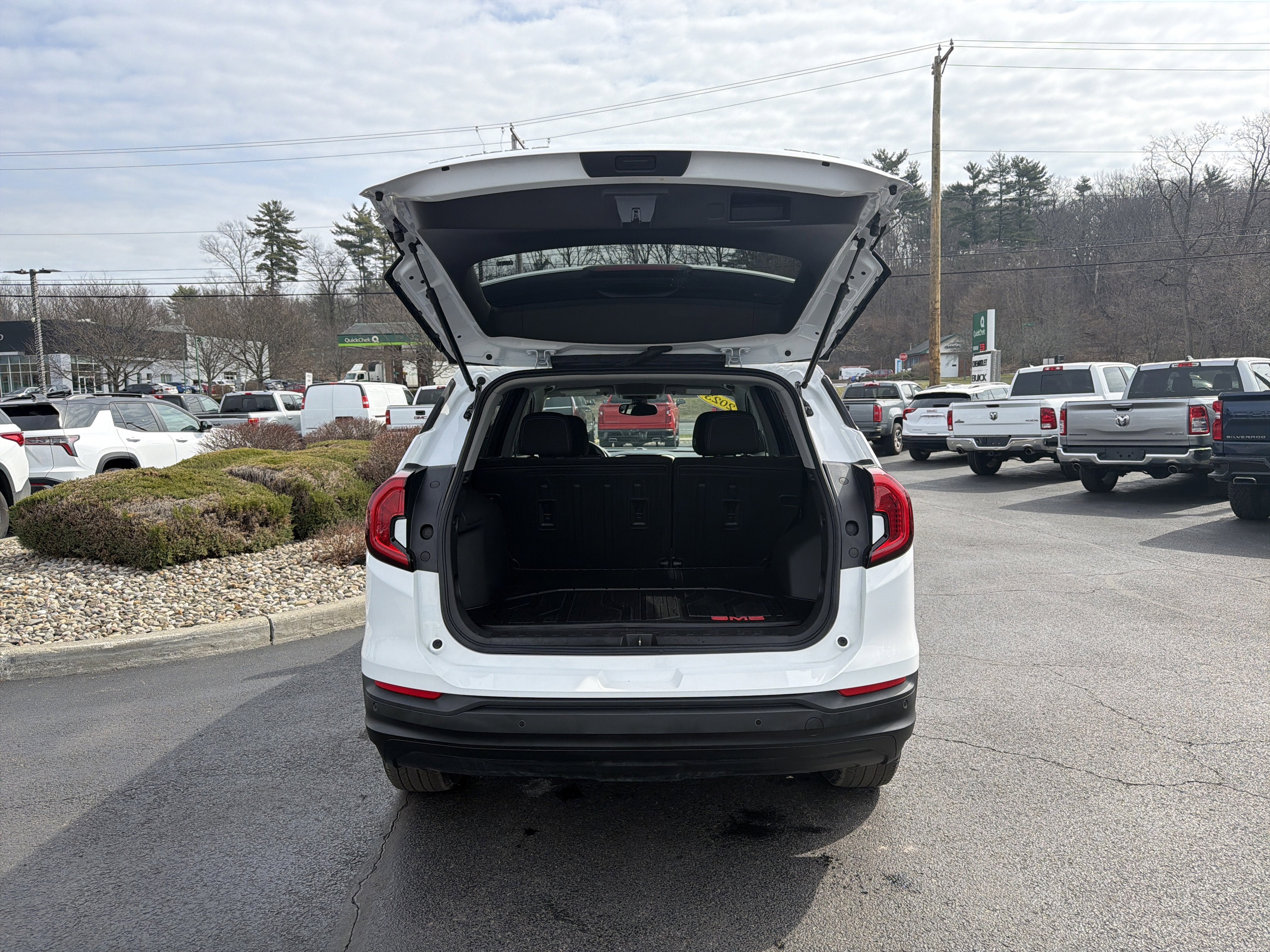 2023 GMC Terrain SLE