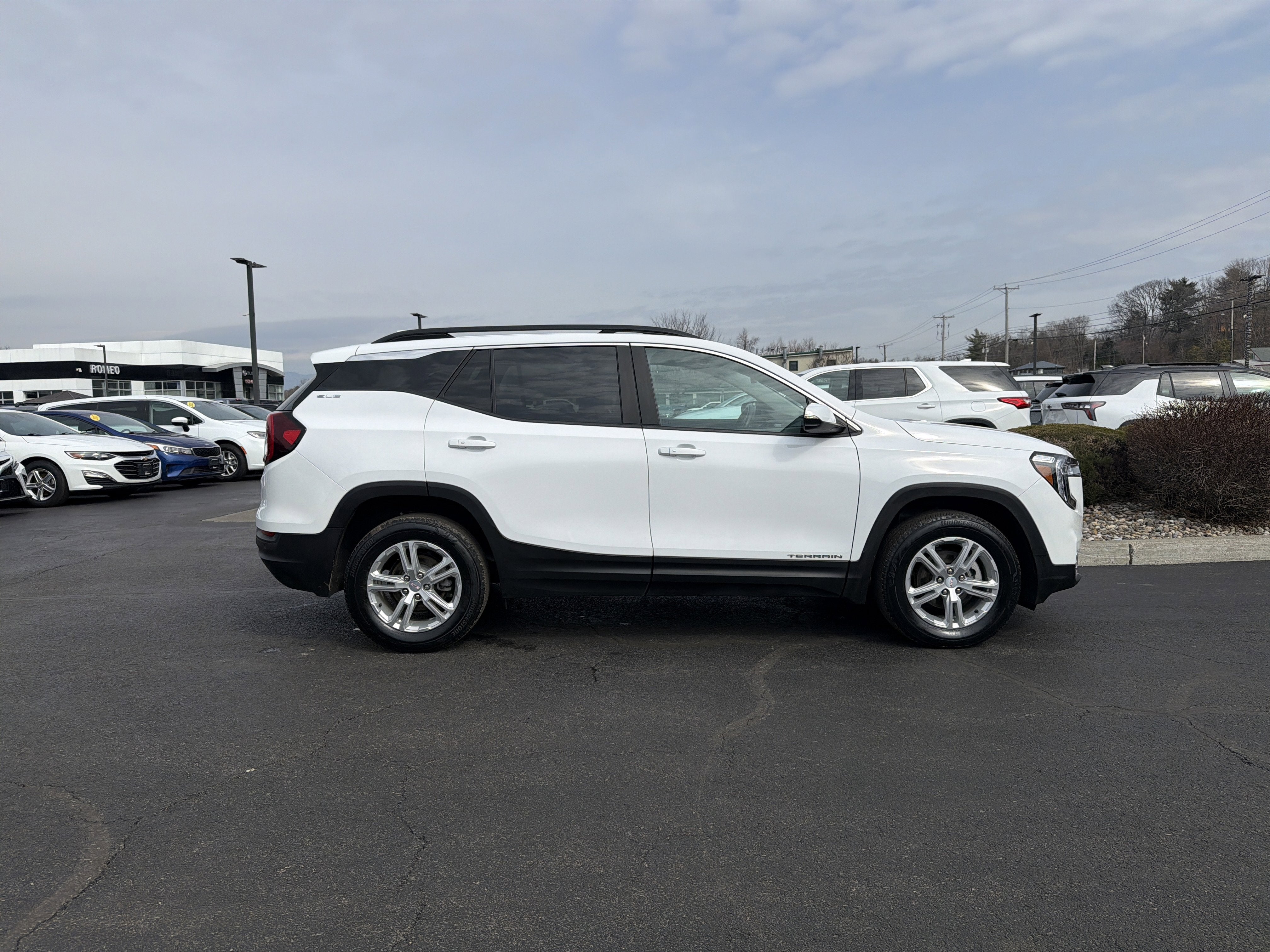 2023 GMC Terrain SLE