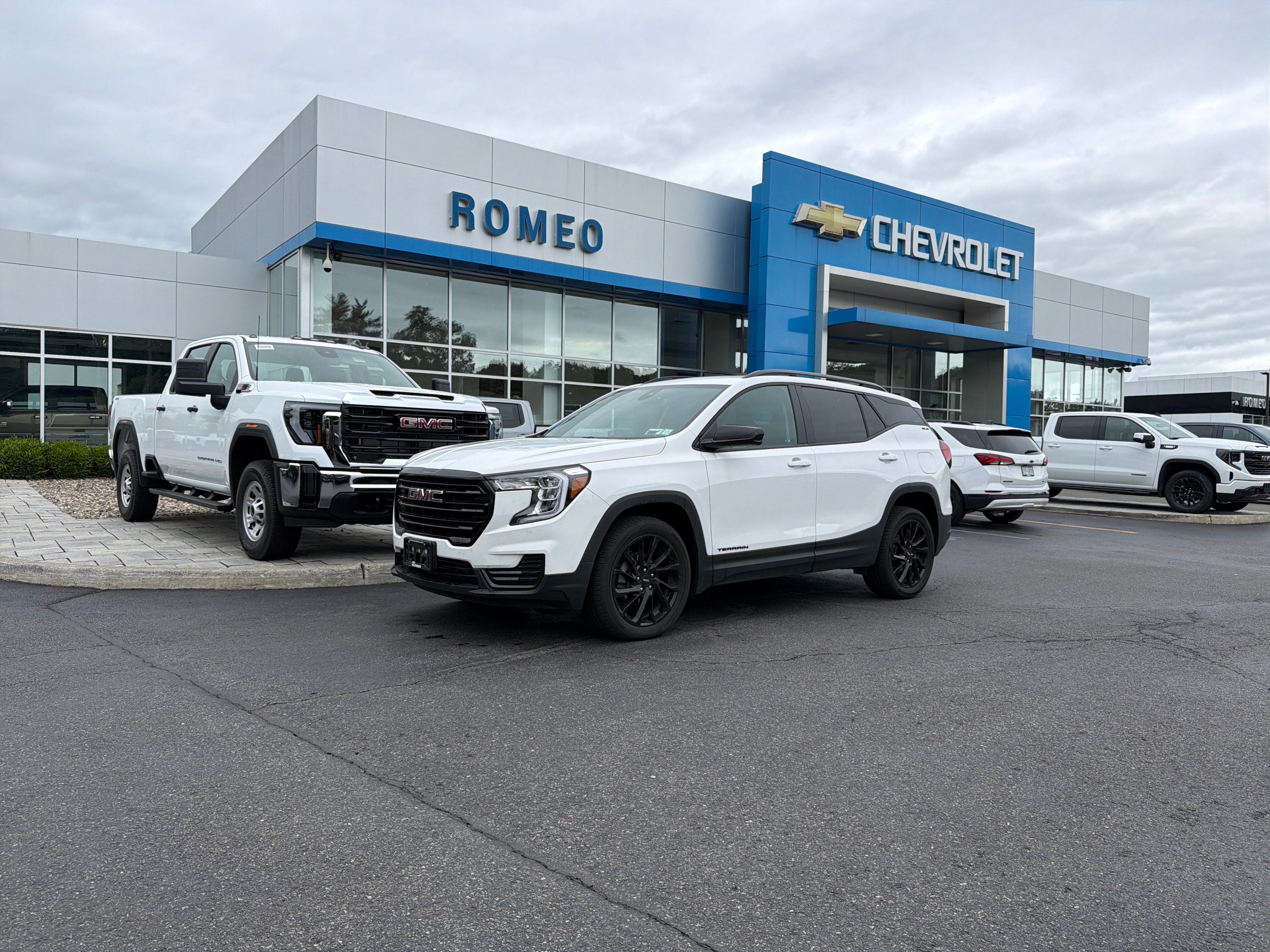 2023 GMC Terrain SLE