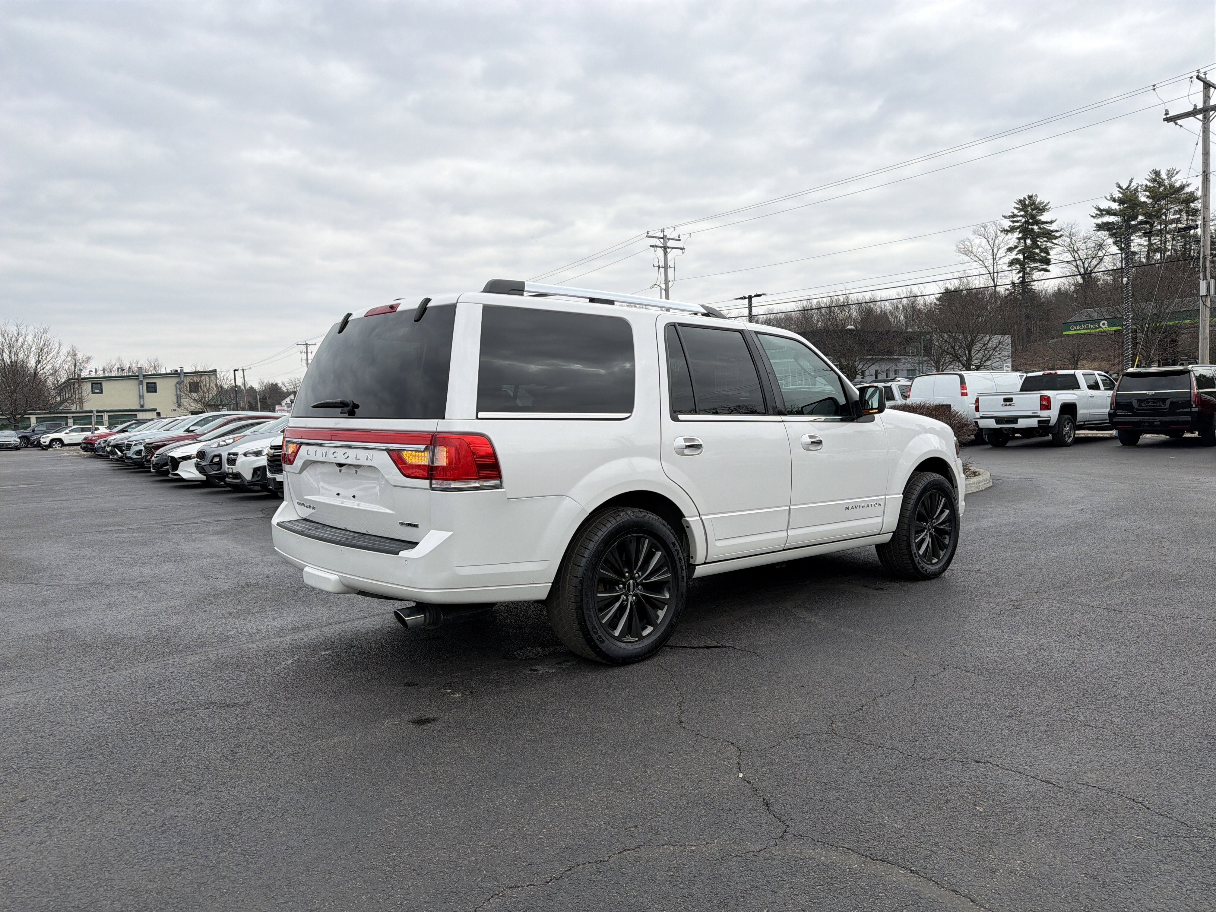2015 Lincoln Navigator Base