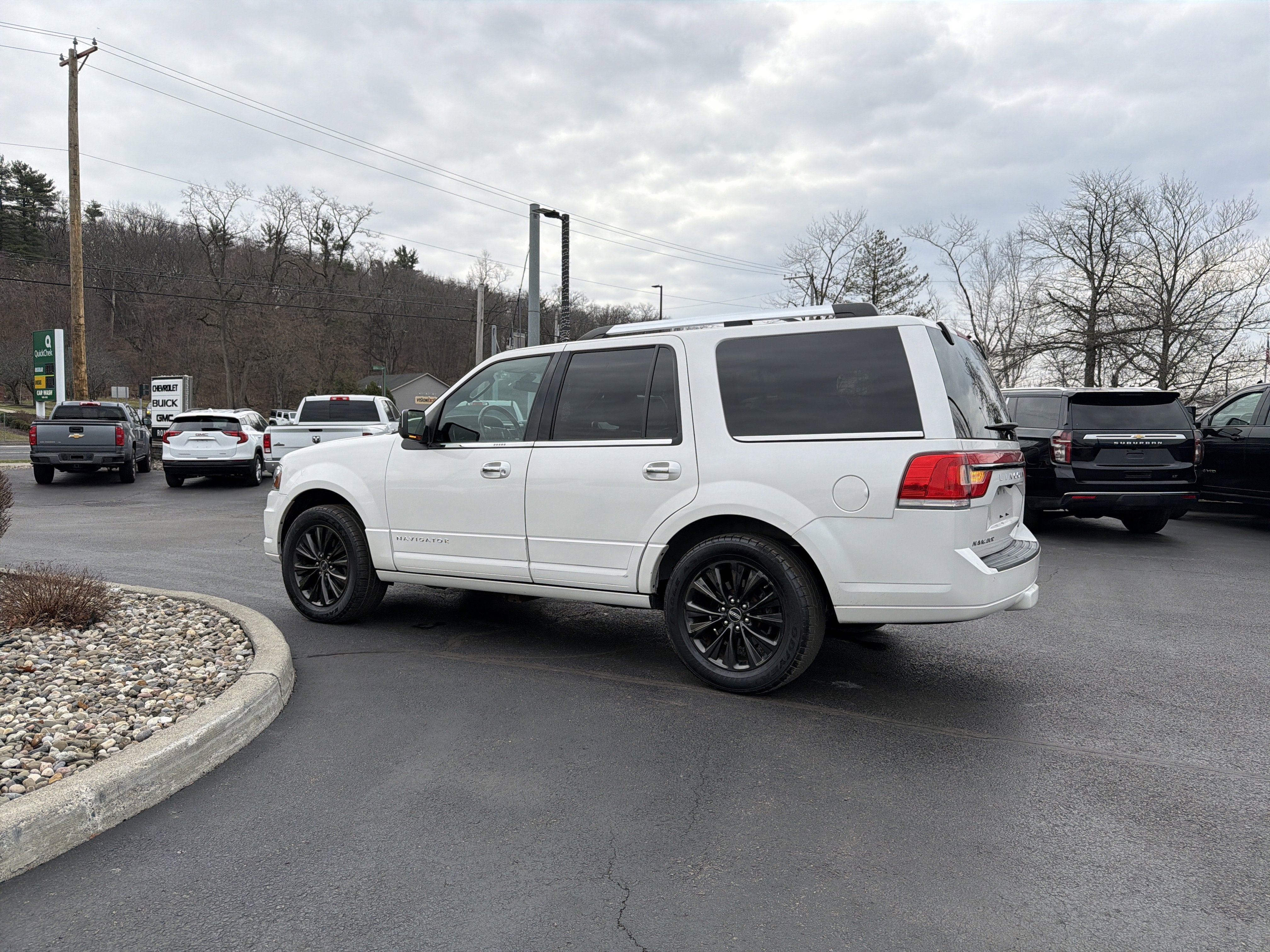 2015 Lincoln Navigator Base